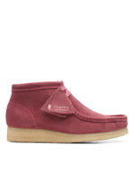 Clarks Womens Wallabee Boot. Rose Pink Suede 26168667