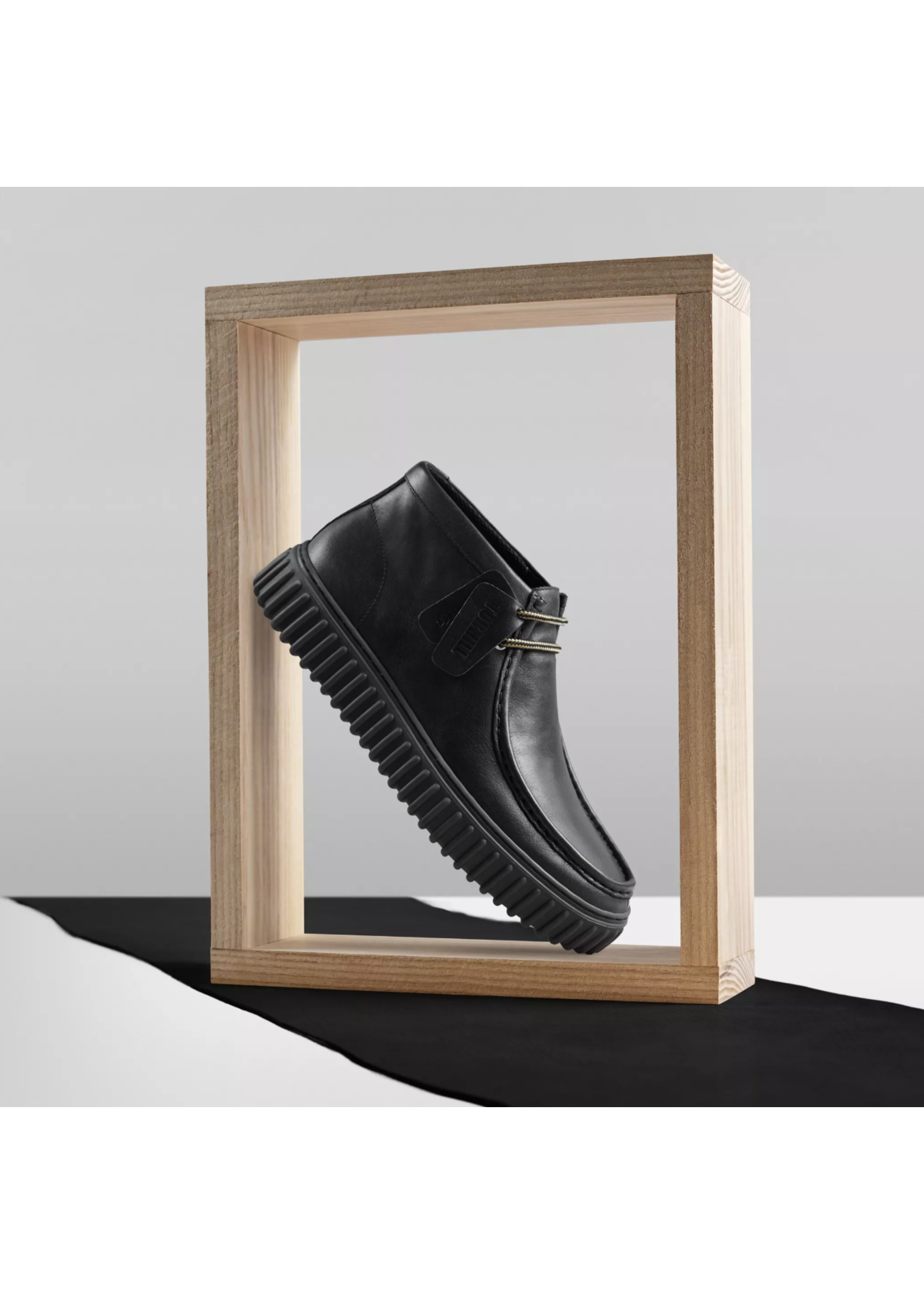 Clarks Torhill Hi Black Leather