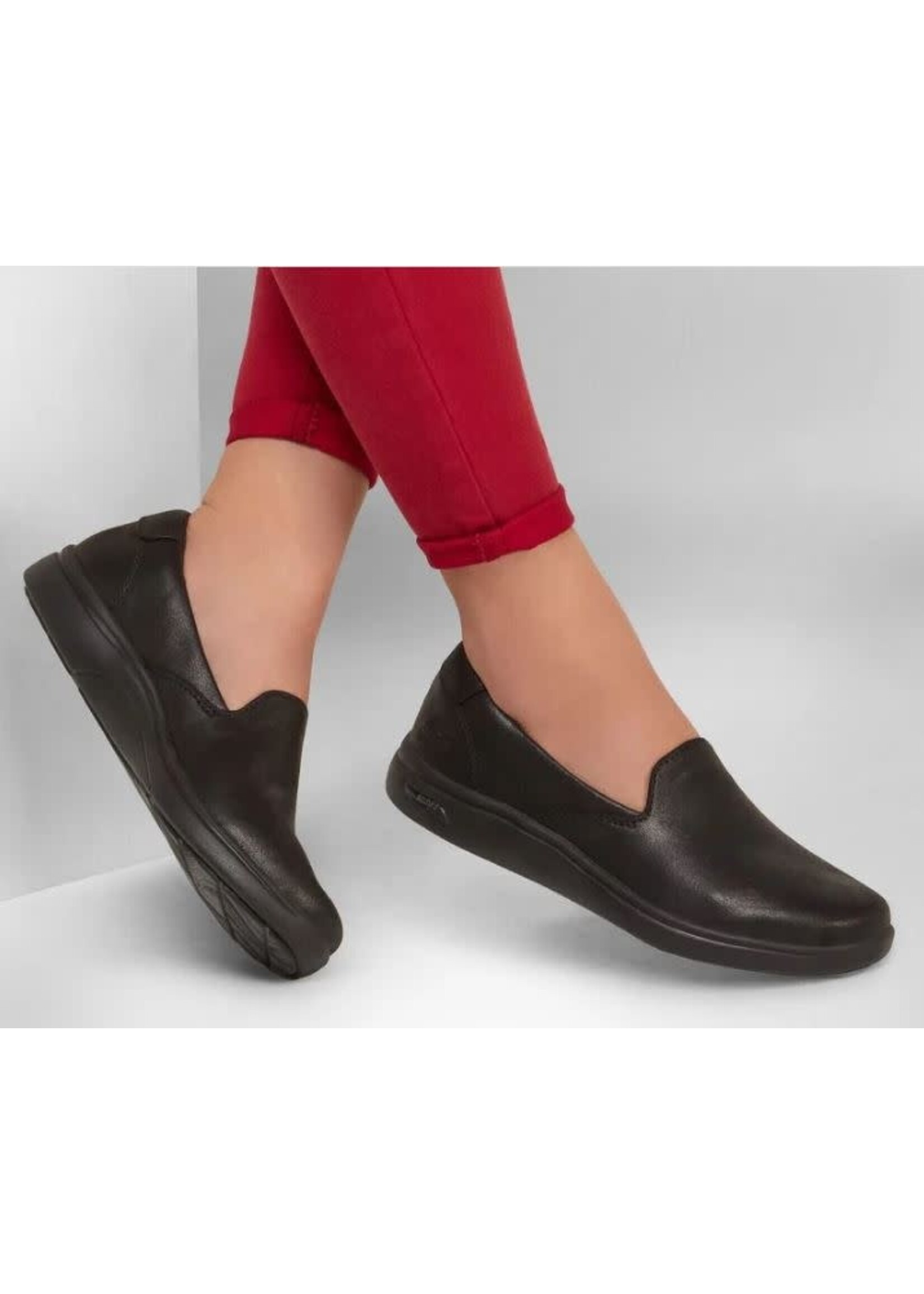 Skechers Women's Arch Fit Uplift - Perform Tex Skimmer Black