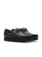 Clarks Women’s Wallabee Black Tumbled Leather Moccasin Shoes – Hand‑Stitched Center‑Seam Moccasin Construction, Tassel Lace‑Up Trim & Signature Crepe Sole (Style 26180679)
