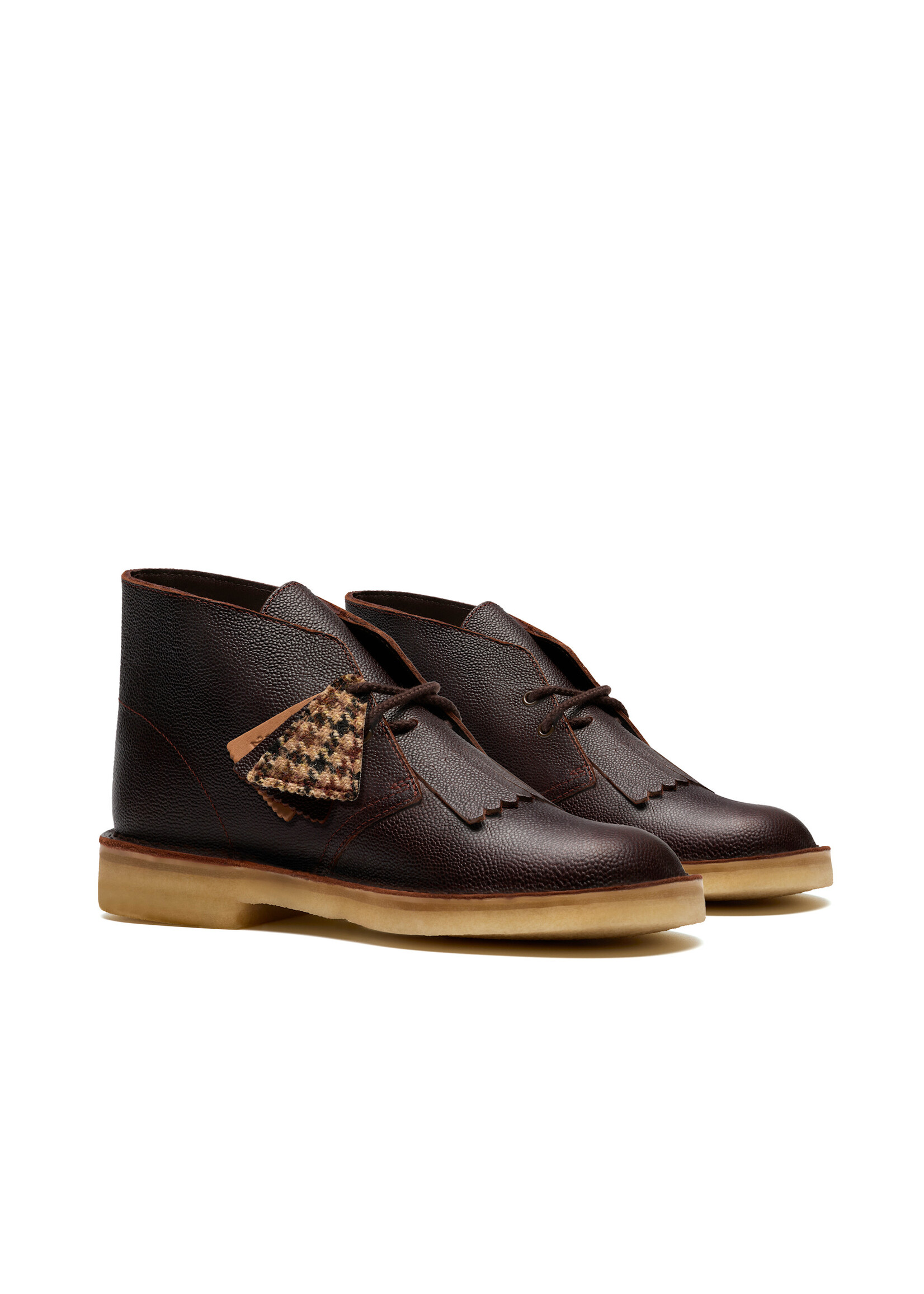Clarks Mens Desert Boot – Brown Scotch Grain Leather, Natural Crepe Sole, Lace-Up Chukka Boot (26183082)