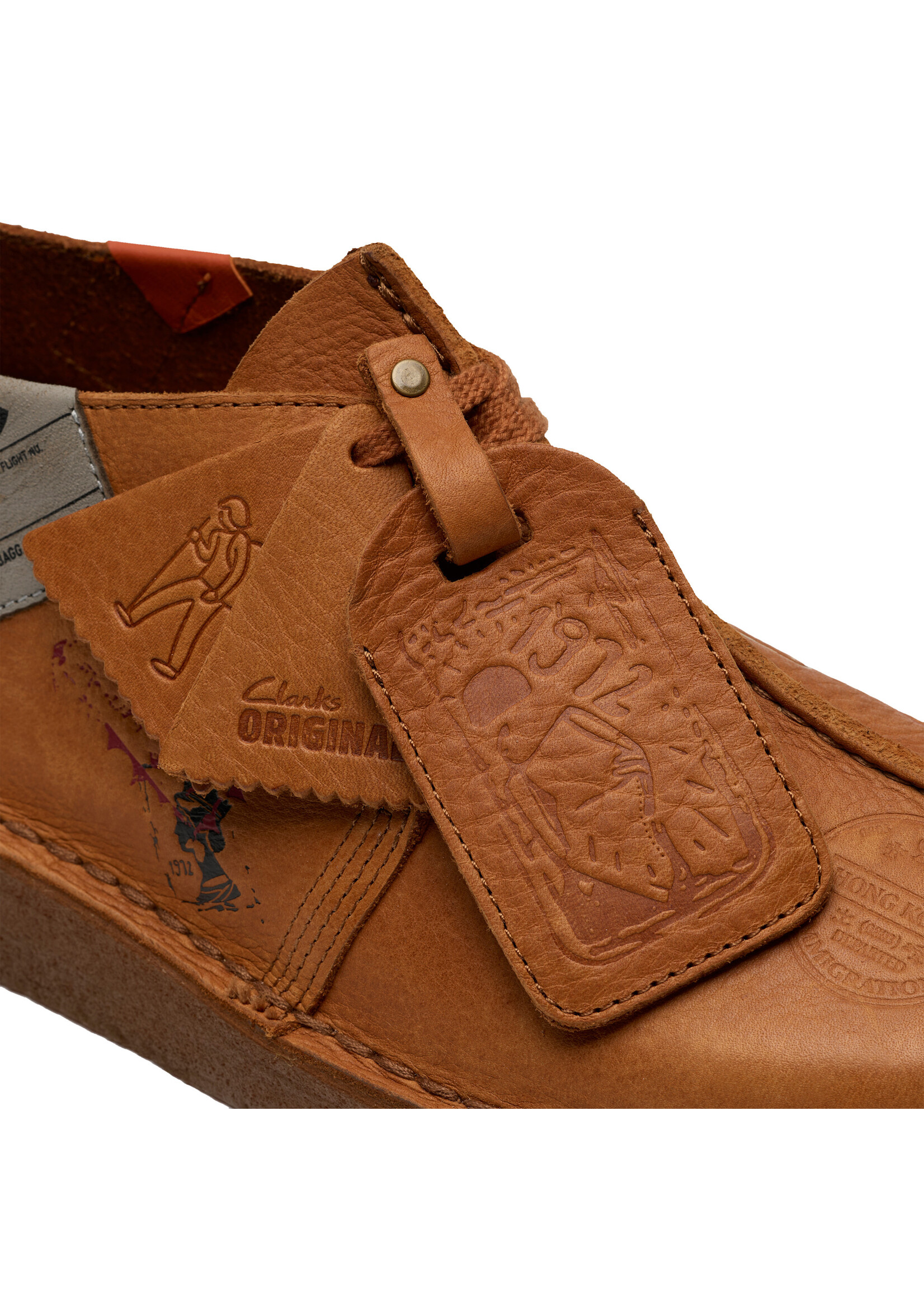 Clarks Mens Desert Travel Trek – Tan Brown Leather with Travel Stickers, Natural Crepe Sole, (26183897)