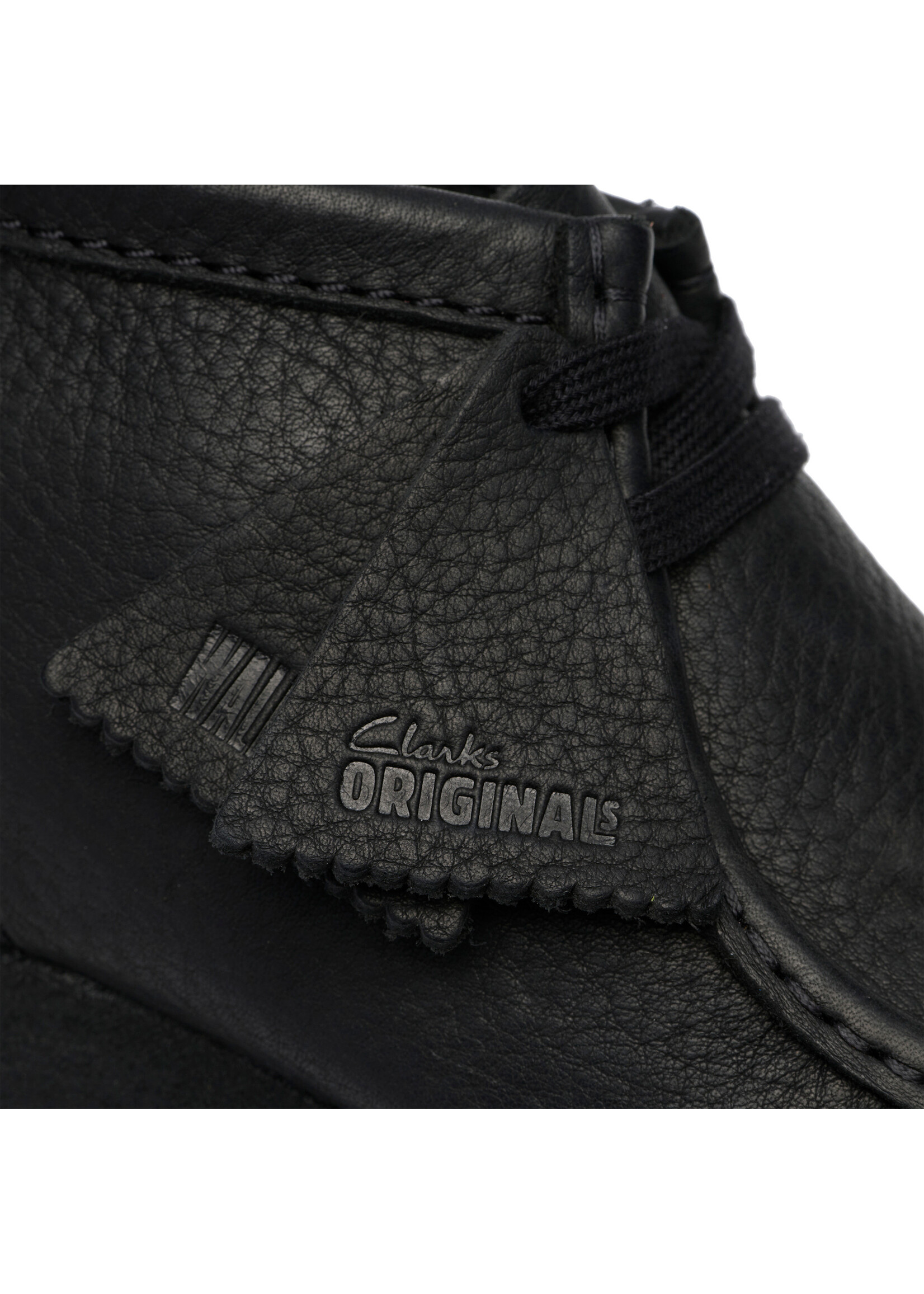 Clarks Womens Walla Boot RB – Black Leather, Winter-Ready Commando Sole with Crepe Base (26183081)