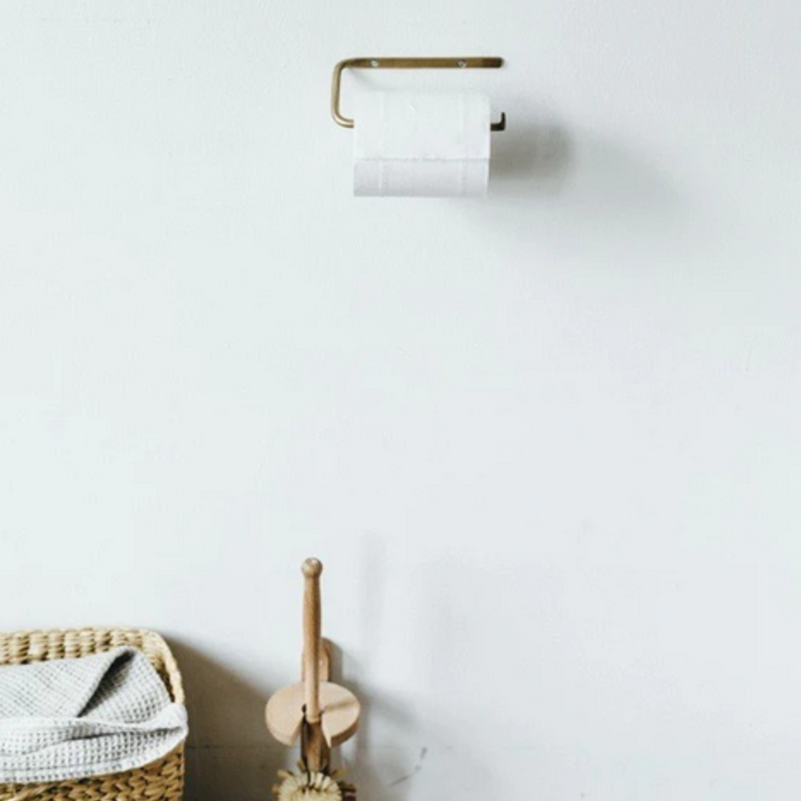 BRASS TOILET PAPER HOLDER