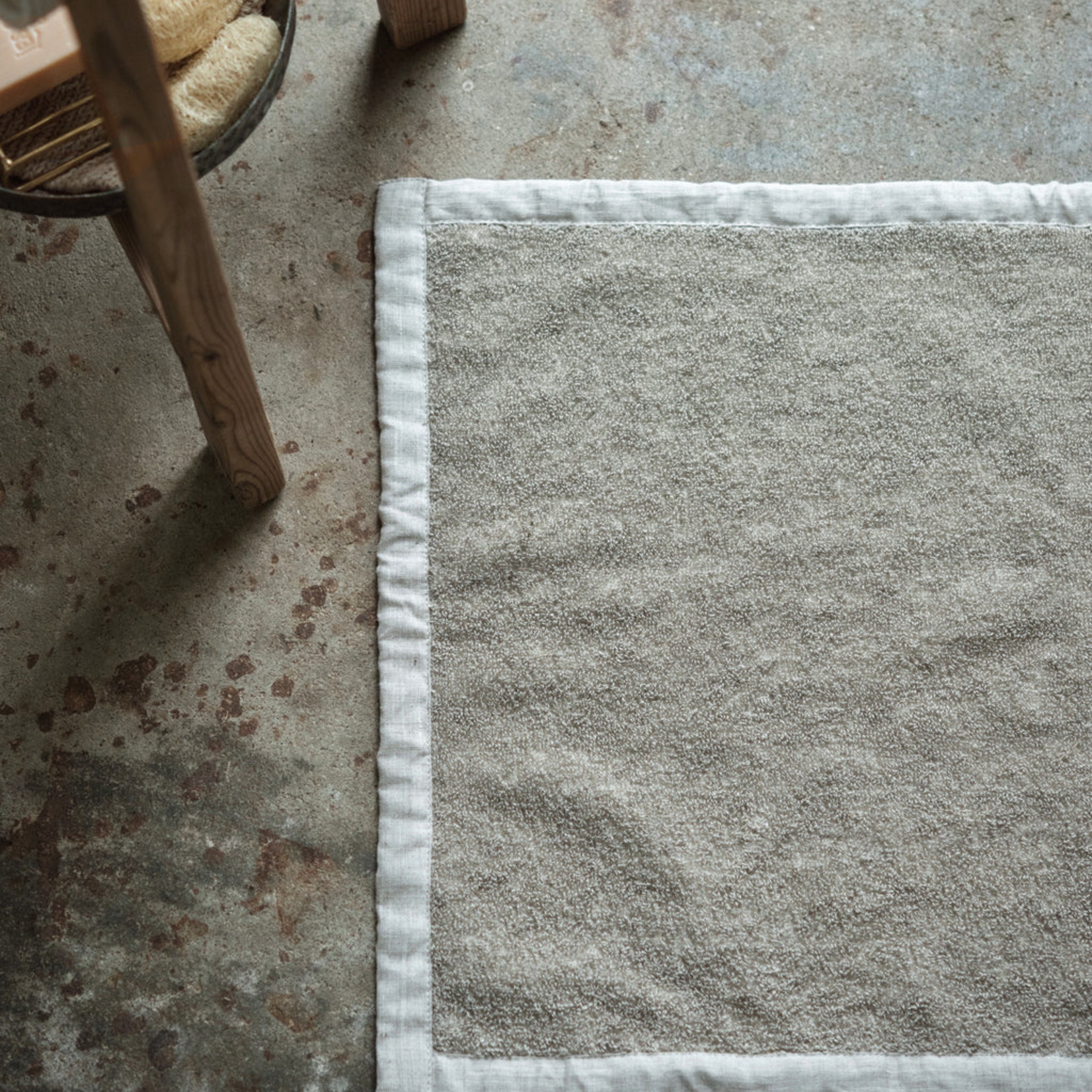 LINEN BATH MAT