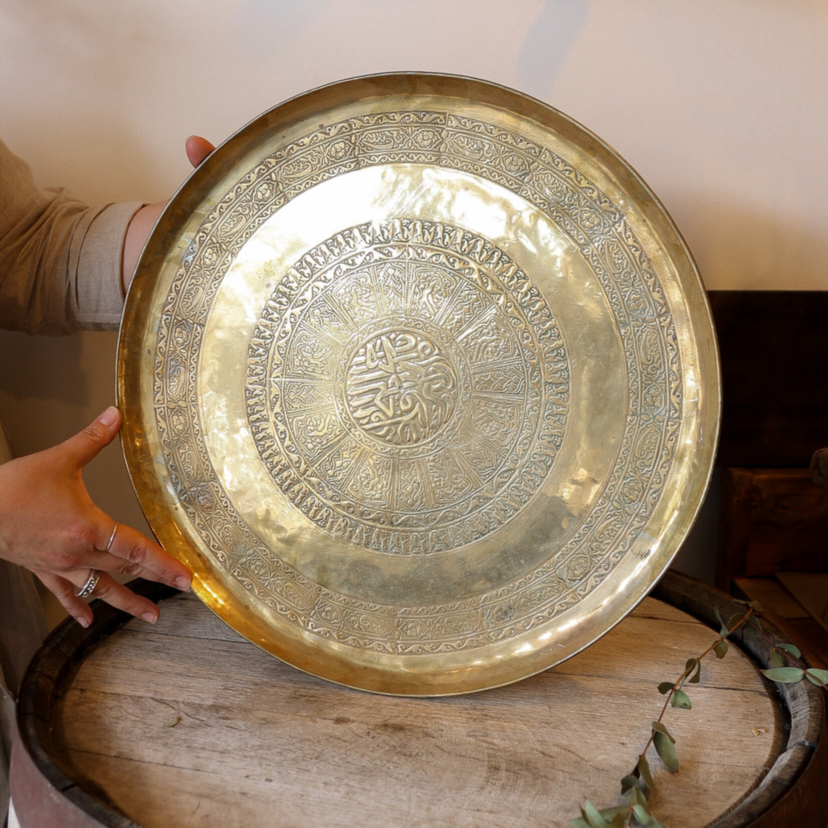 PROVENCE ROUND BRASS TRAY