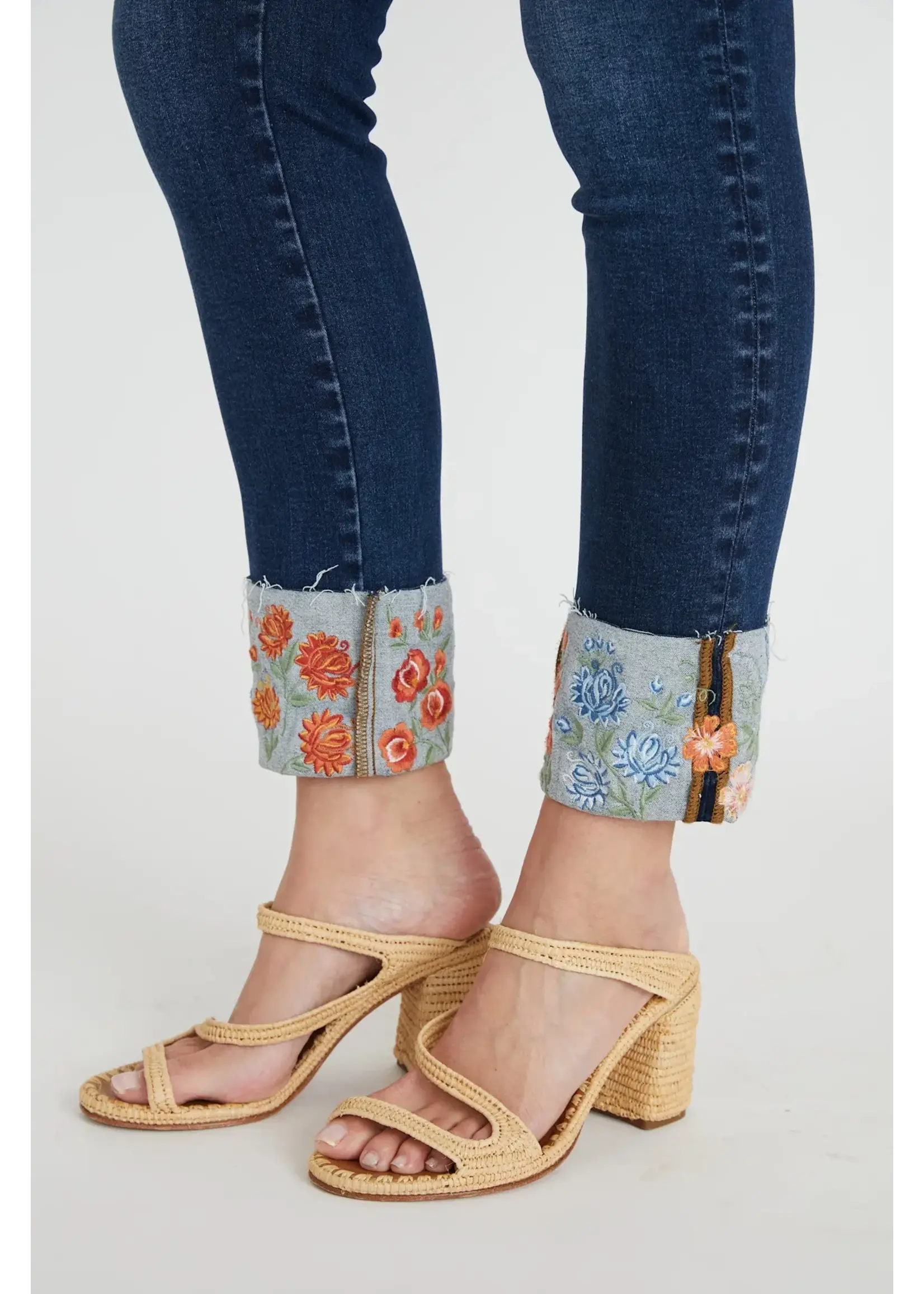 Driftwood Colette X Pressed Flower