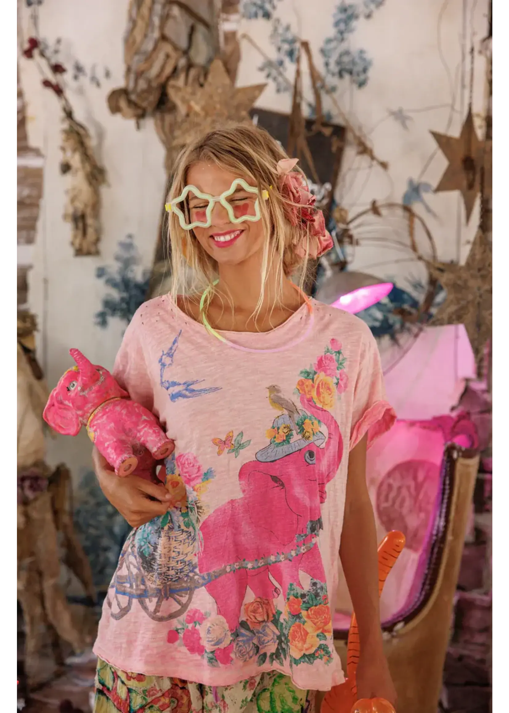 Magnolia Pearl Special Delivery T (Azalea Dip Dye)