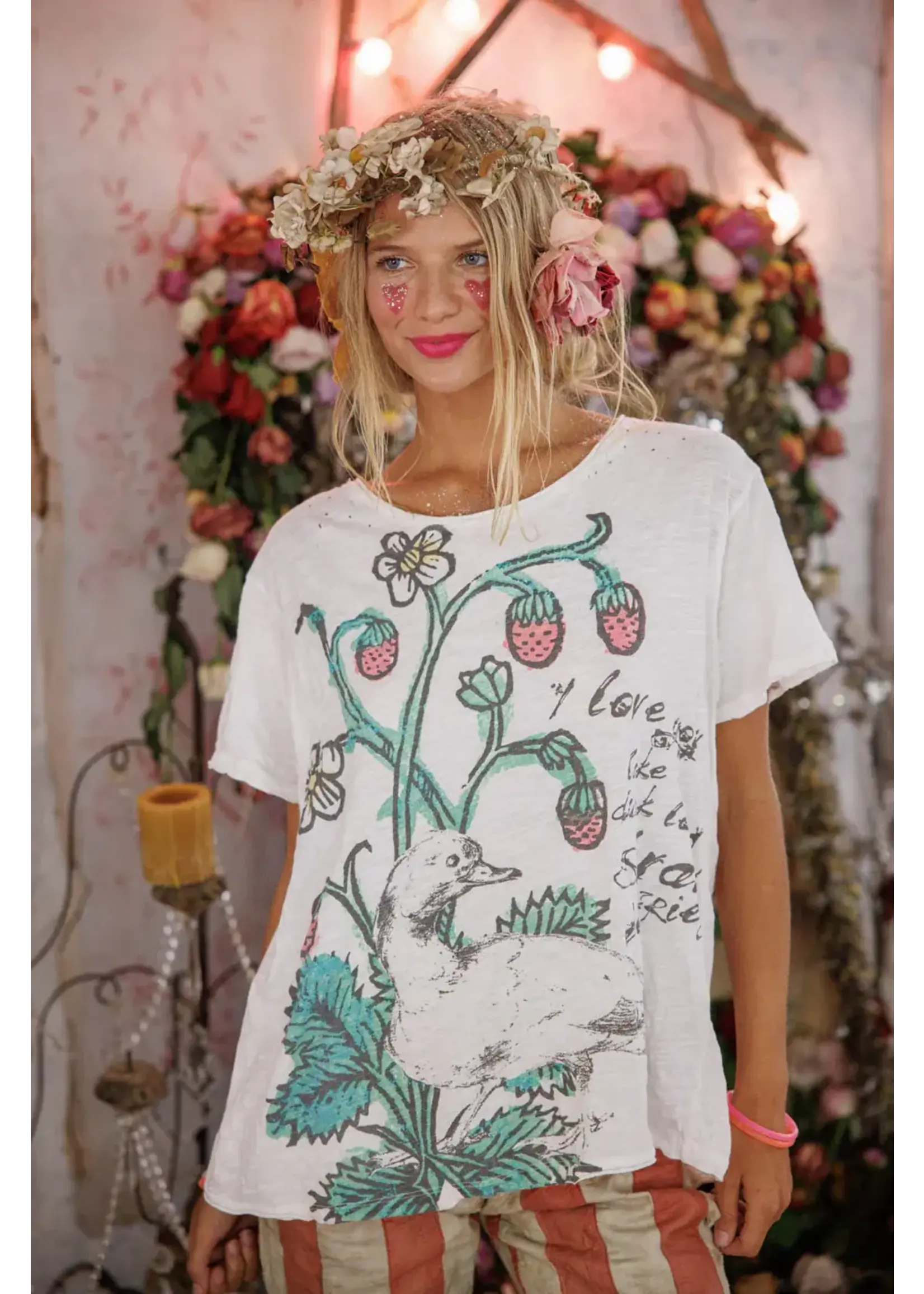 Magnolia Pearl Ducks Love Strawberries T (True) One Size