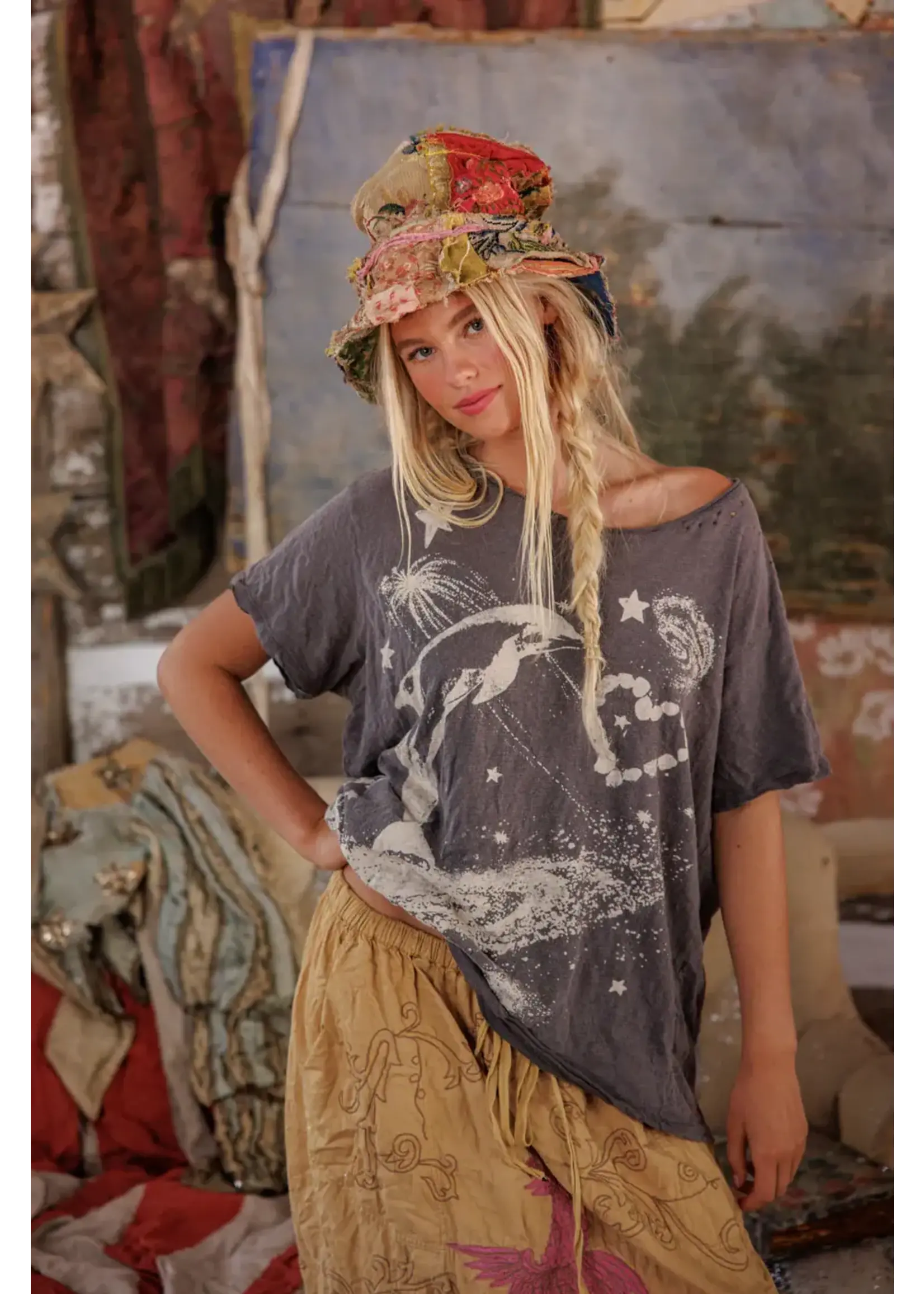 Magnolia Pearl Sky Dolphin T (Ozzy)