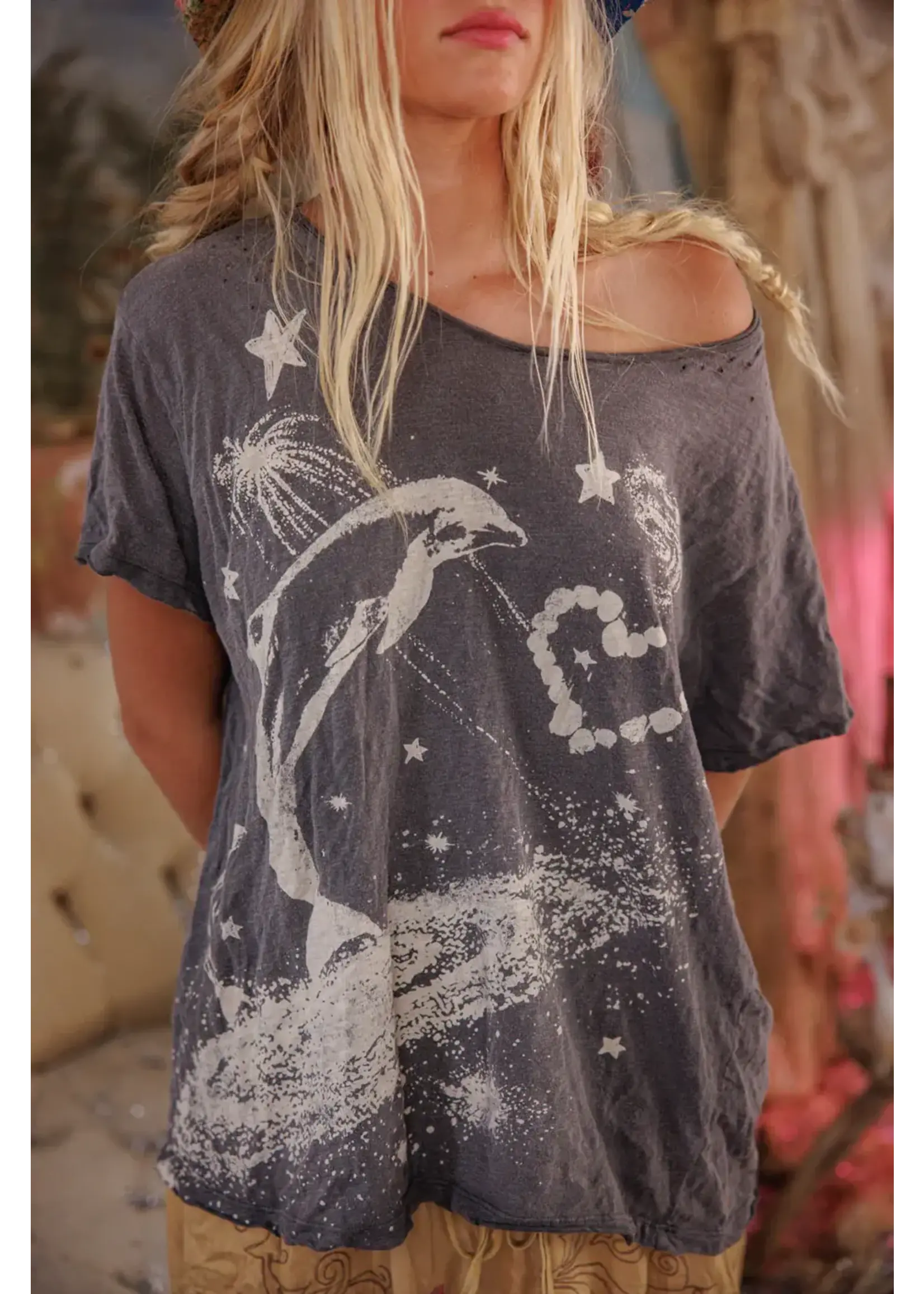 Magnolia Pearl Sky Dolphin T (Ozzy)