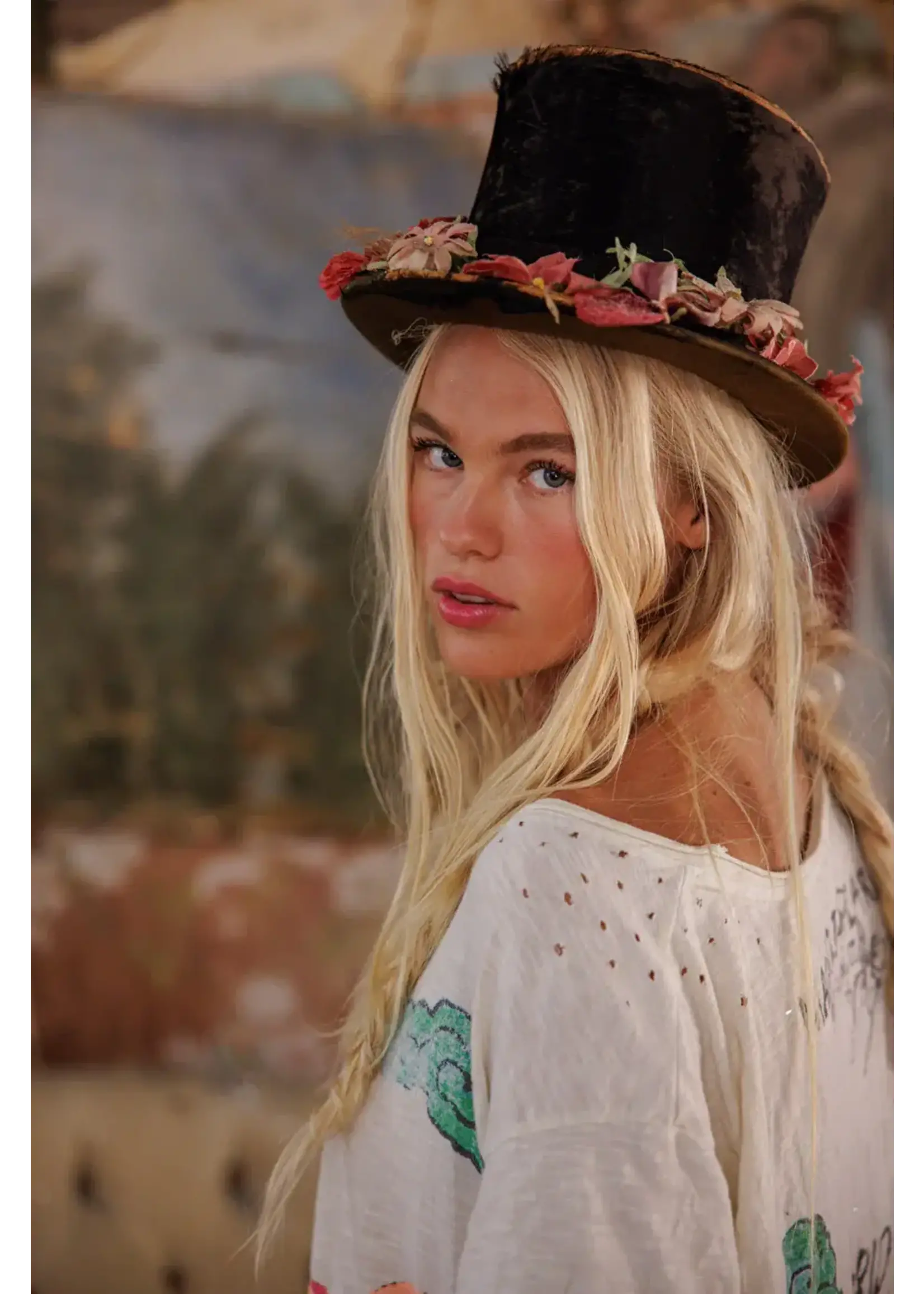 Magnolia Pearl Yeats Magic Dragon T (Moonlight)