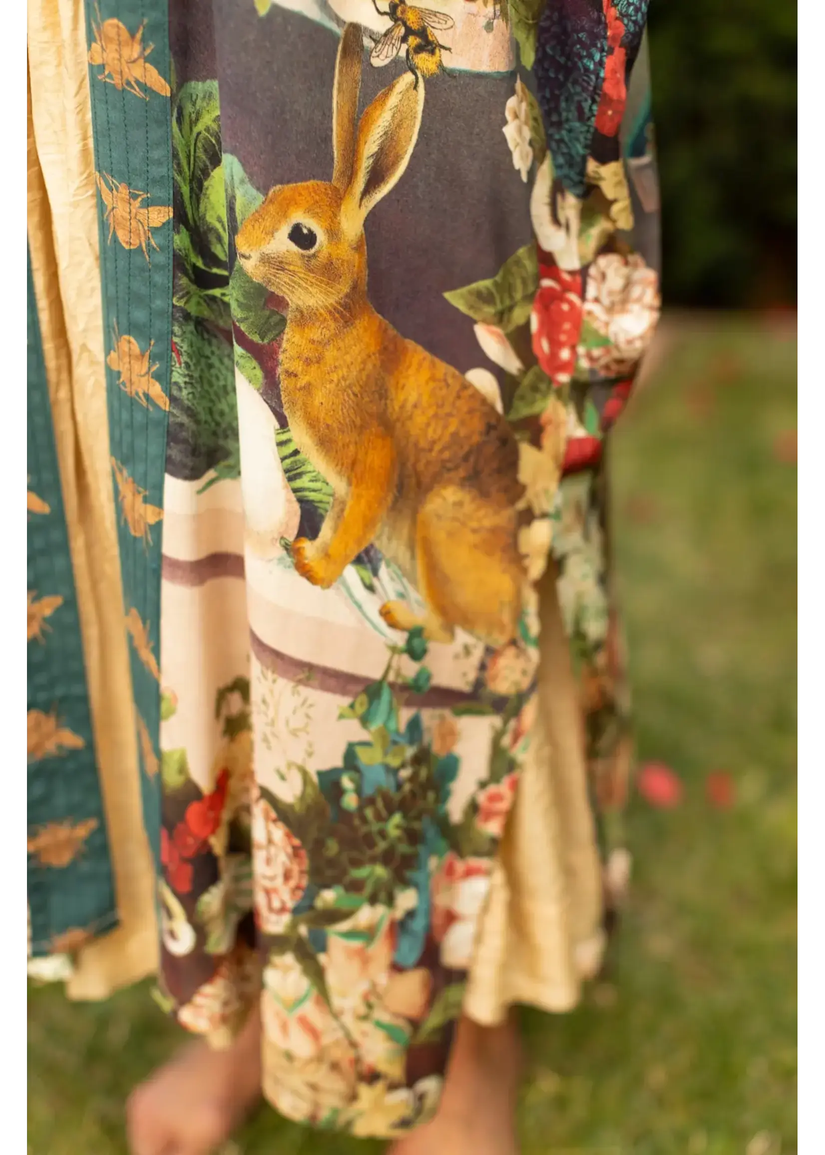 Market  Of Stars Stay Gold Opera Duster w/Rabbits  (O/S)