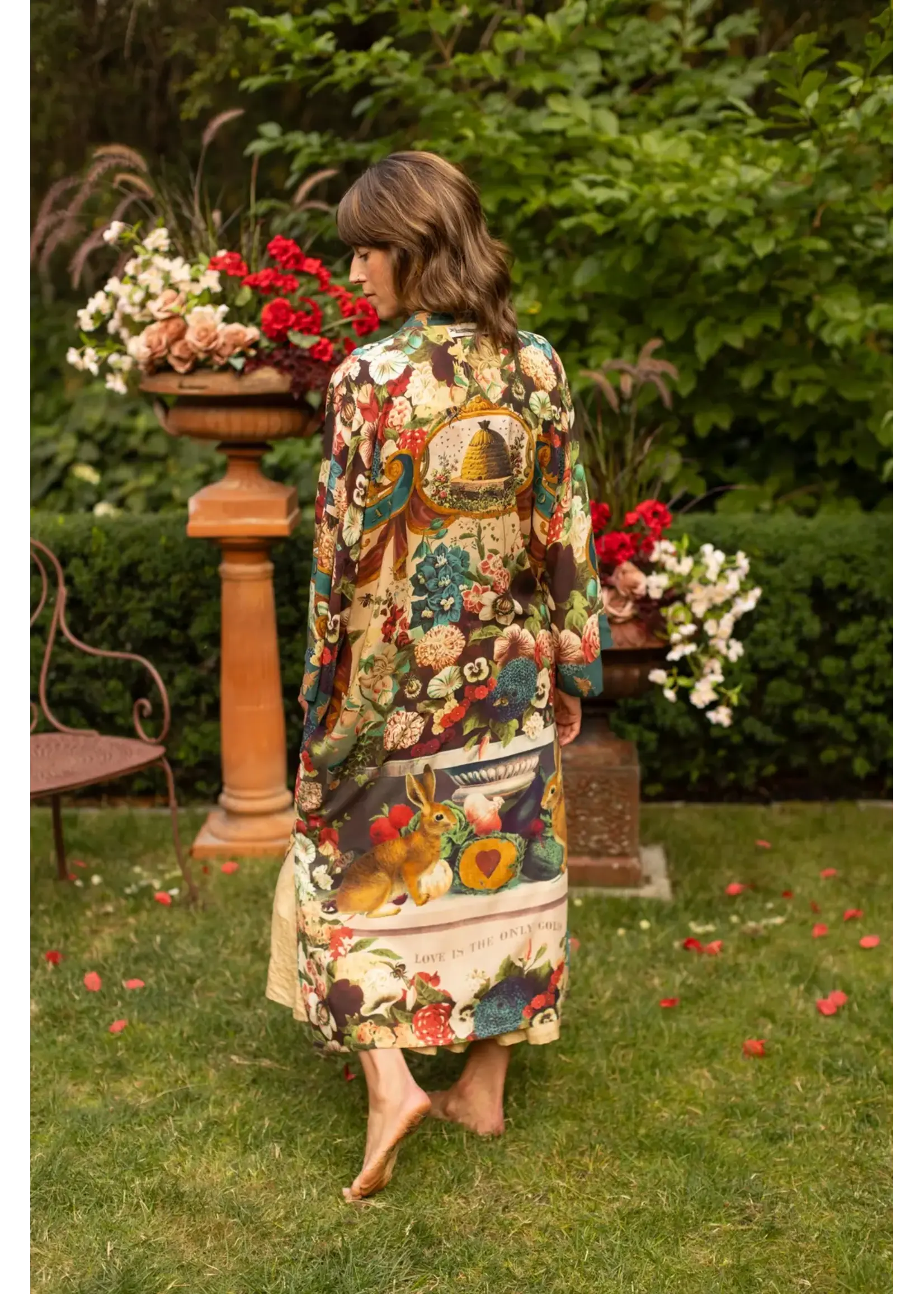 Market  Of Stars Stay Gold Opera Duster w/Rabbits  (O/S)