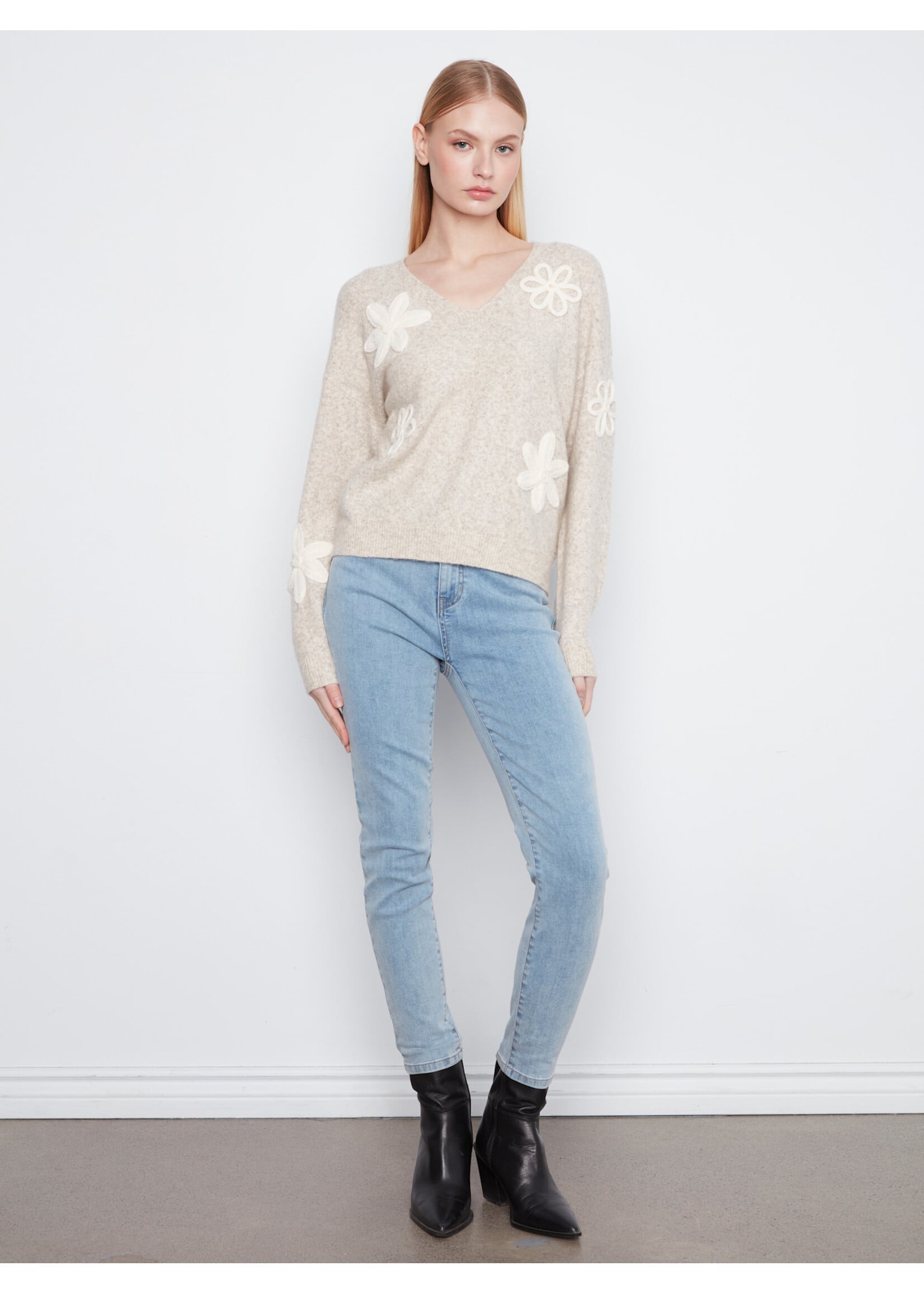 Charlie B V-Neck Sweater W/flower Applique (Amande Chiné)
