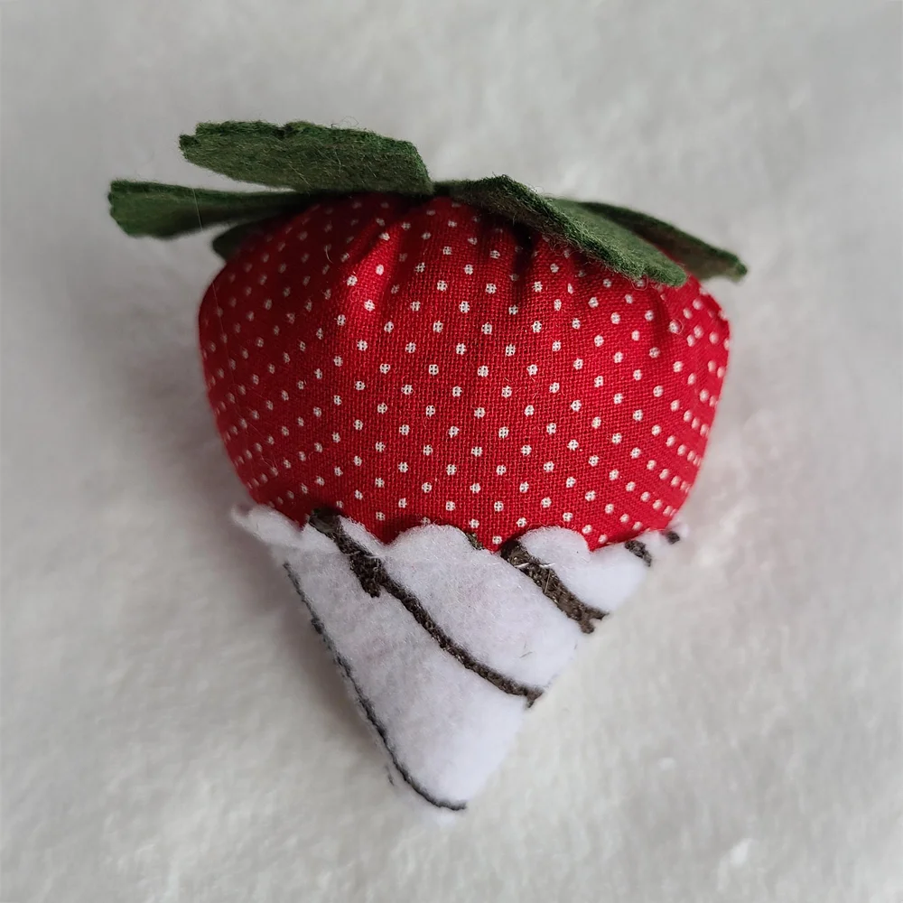 Dreamcat Strawberry Vanilla Dip Catnip Toy