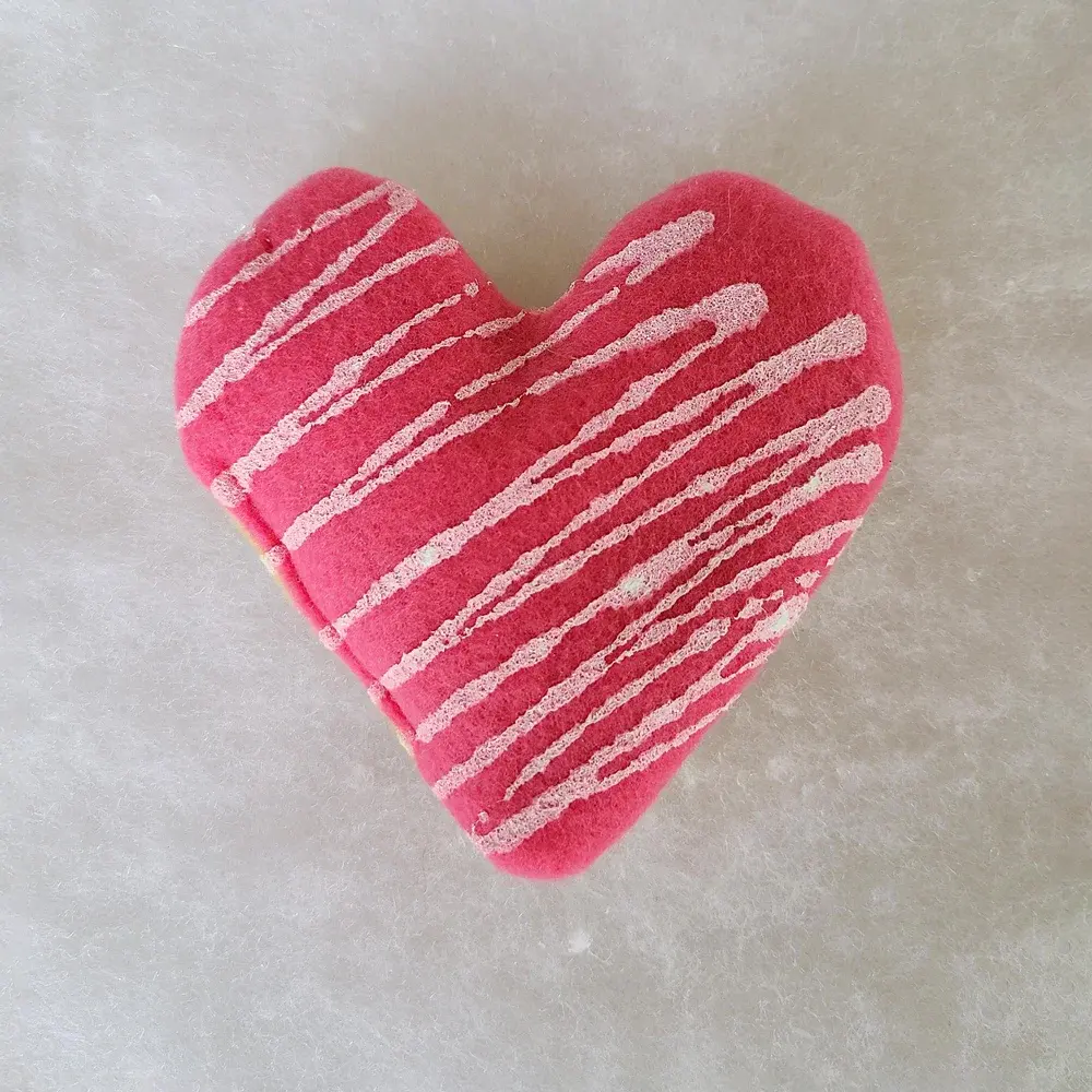 Dreamcat Catnip Toy – Frosted Heart Cookie, set of two – Hot Pink