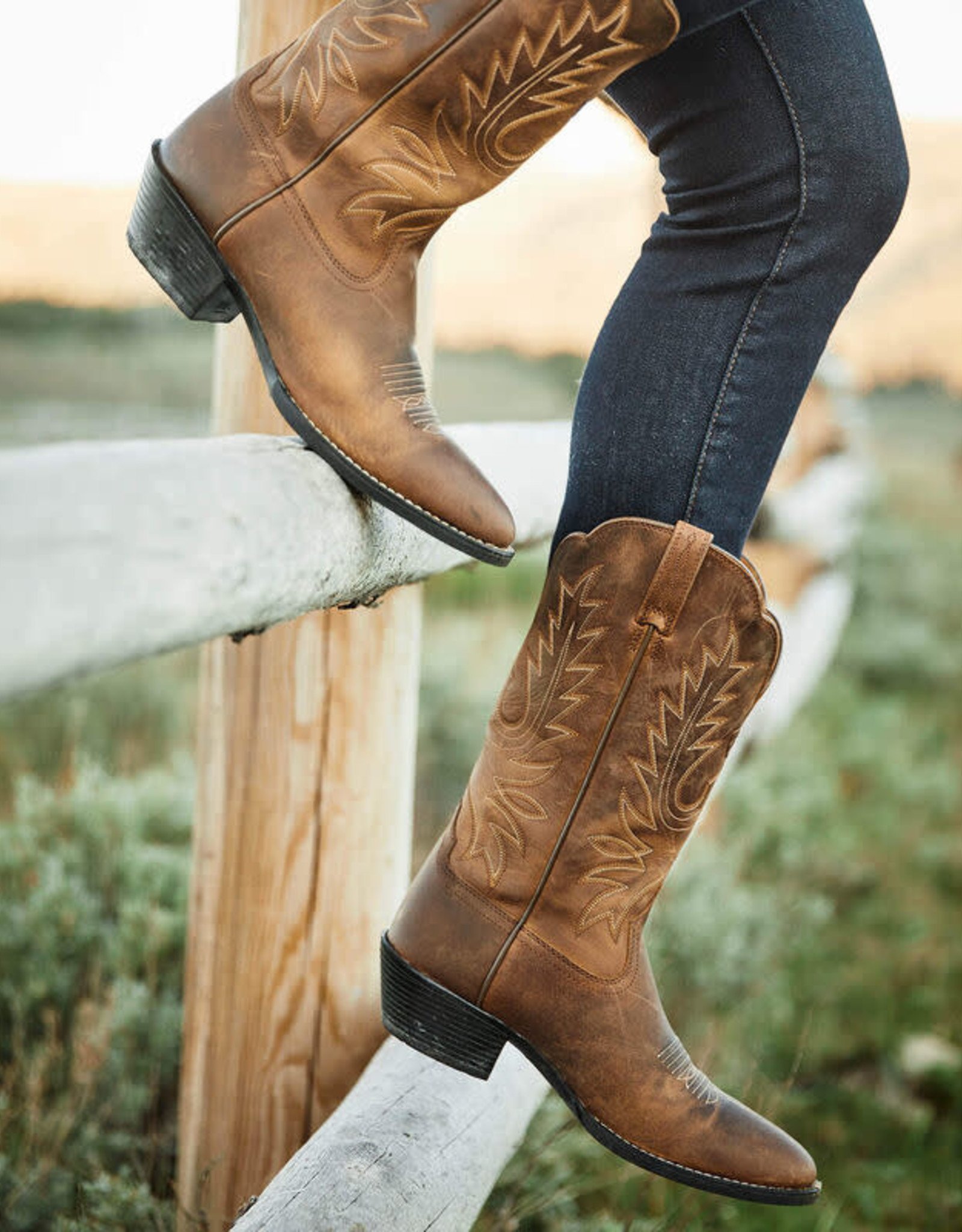 Ariat Womens Heritage Distressed Western R Toe Cowboy Boots - Cowpokes Western Shop