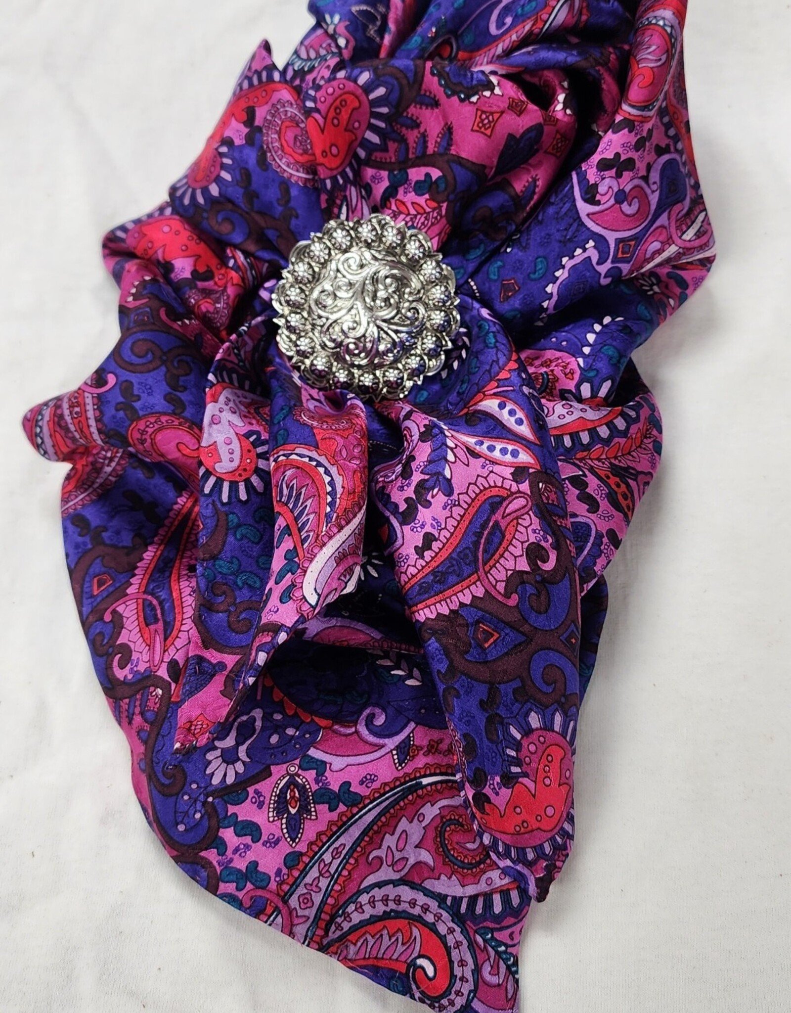 Wild Rag 100% Silk 34.5 x 34.5 Pomegranate Paisley 12wt