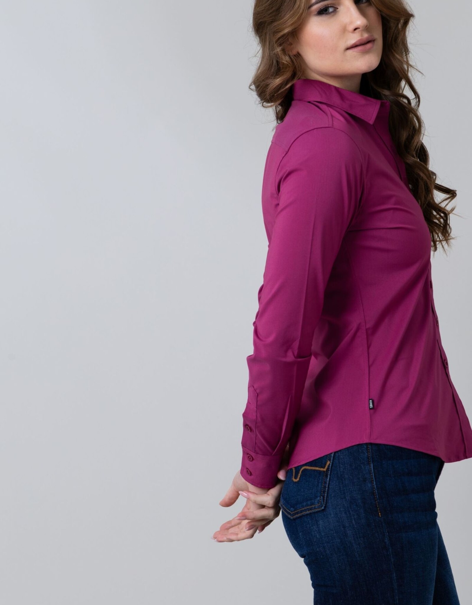 Kimes Womens Linville Coolmax Solid Magenta Button Down Shirt