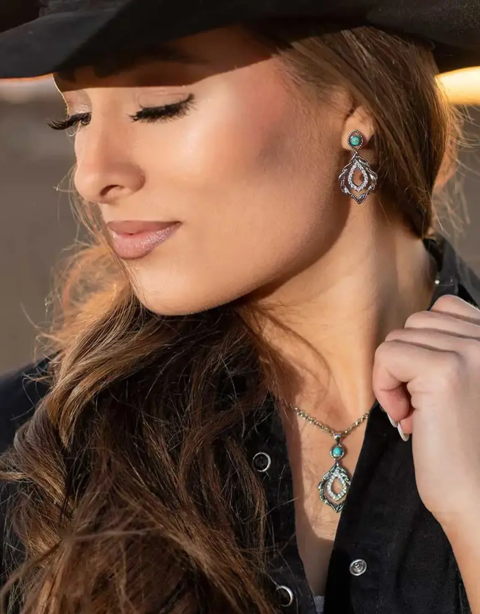 Montana Silversmiths Twisted In Time Turquoise Cubic Zirconia Necklace