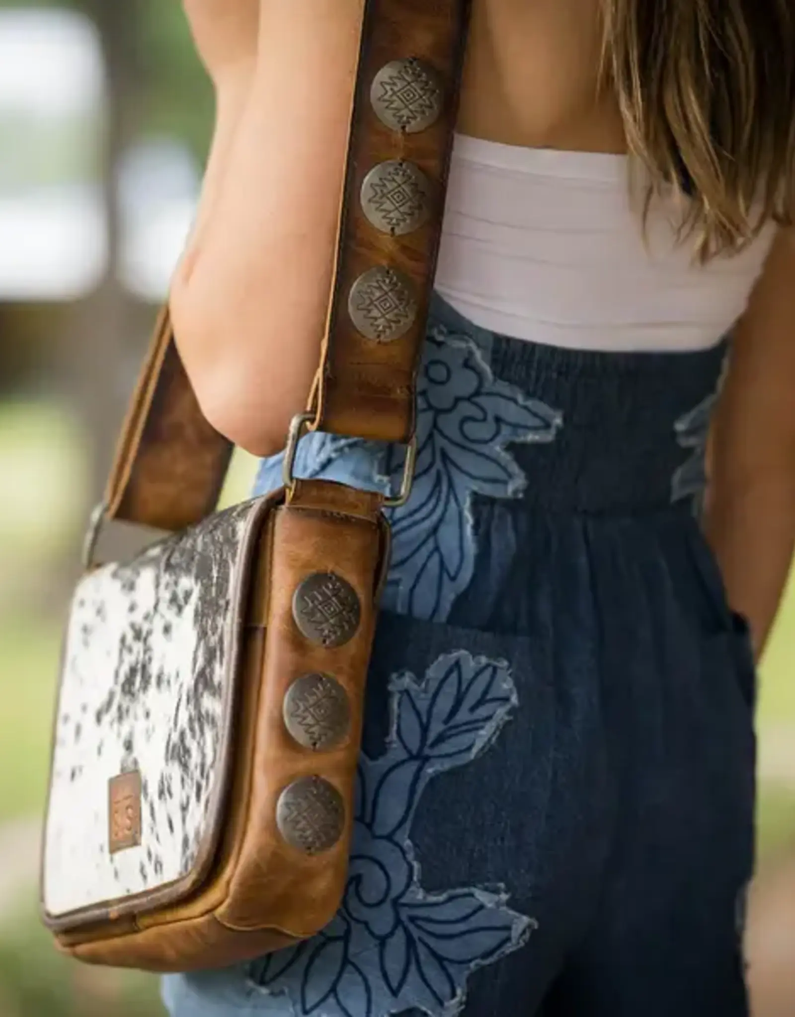 Womens STS Leather Cowhide Vaquero Concho Della Crossbody Purse