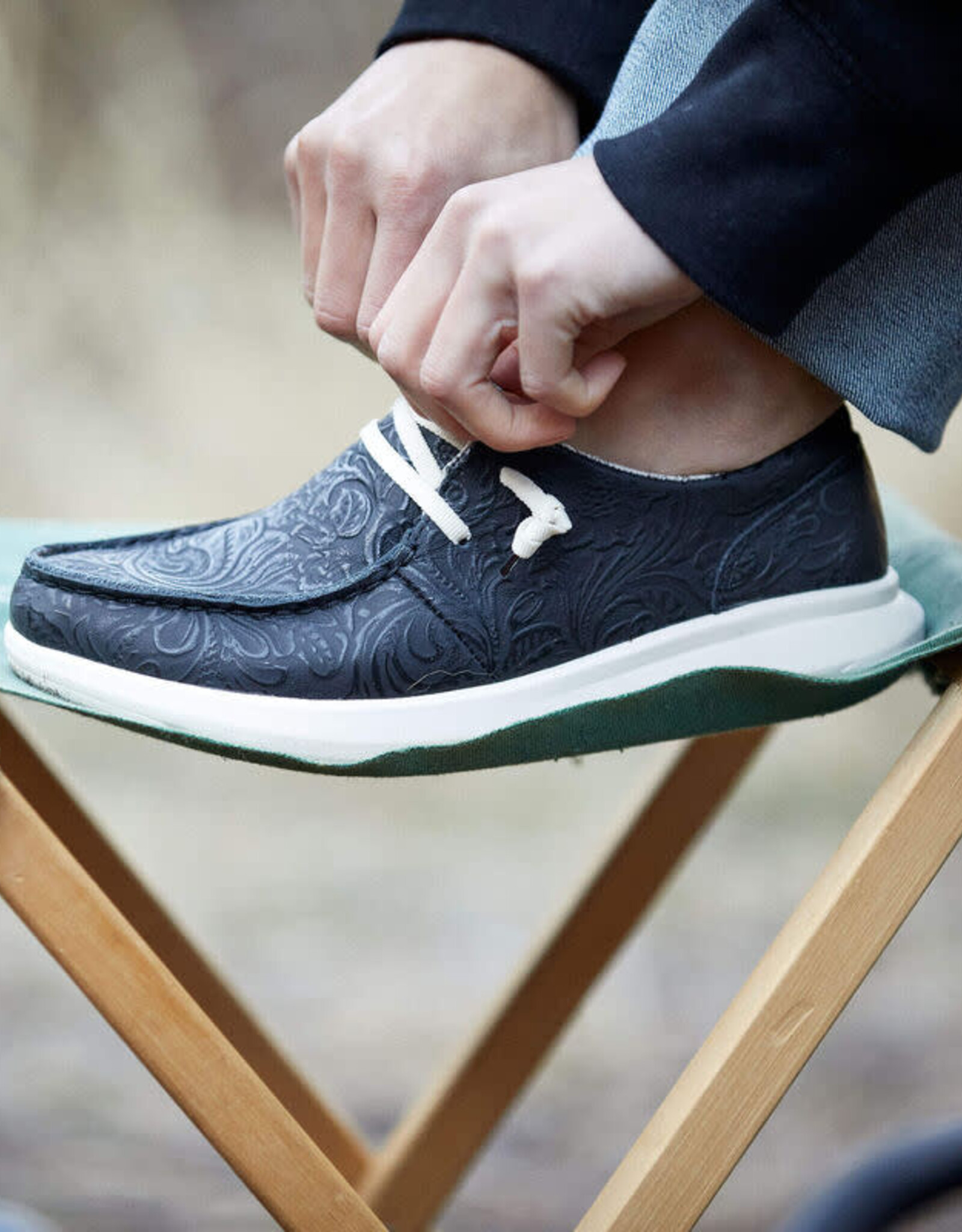 Ariat Womens Ariat Black Floral Embossed Western Hilo Shoe