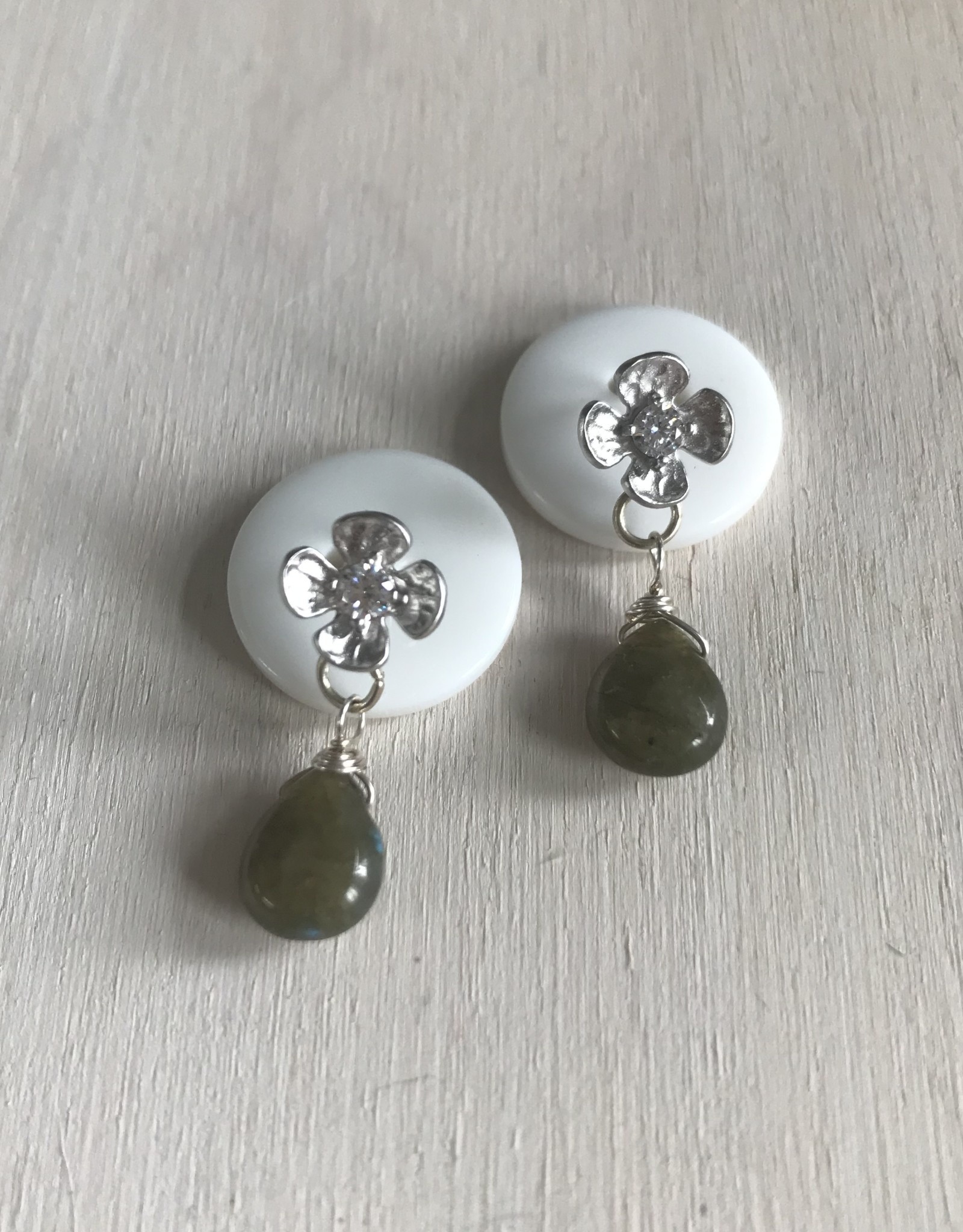 Flower Studs with Labradorite Drop. Cubic Zirconia. White Gold