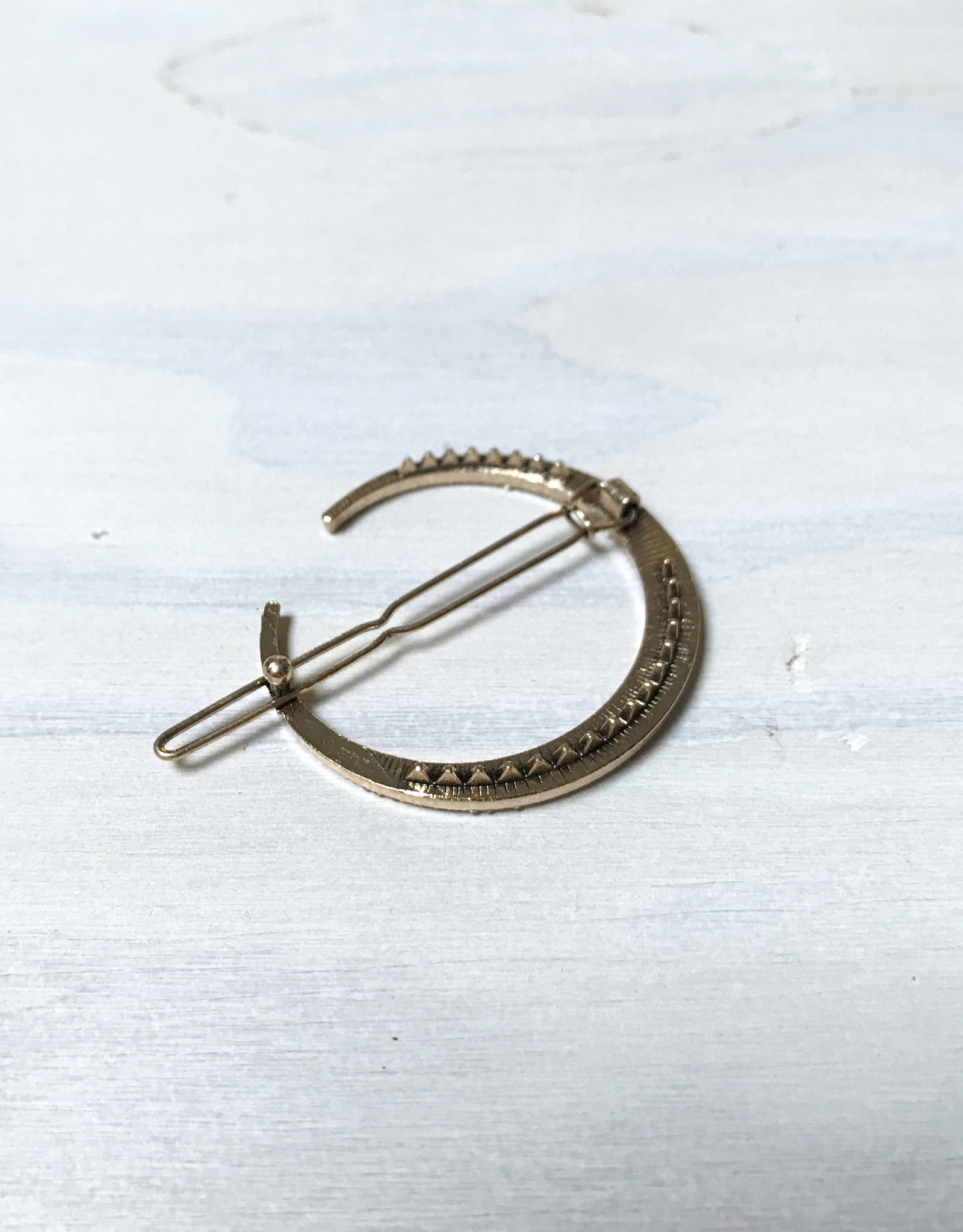 Young & Heart Crescent Moon Hair Pin