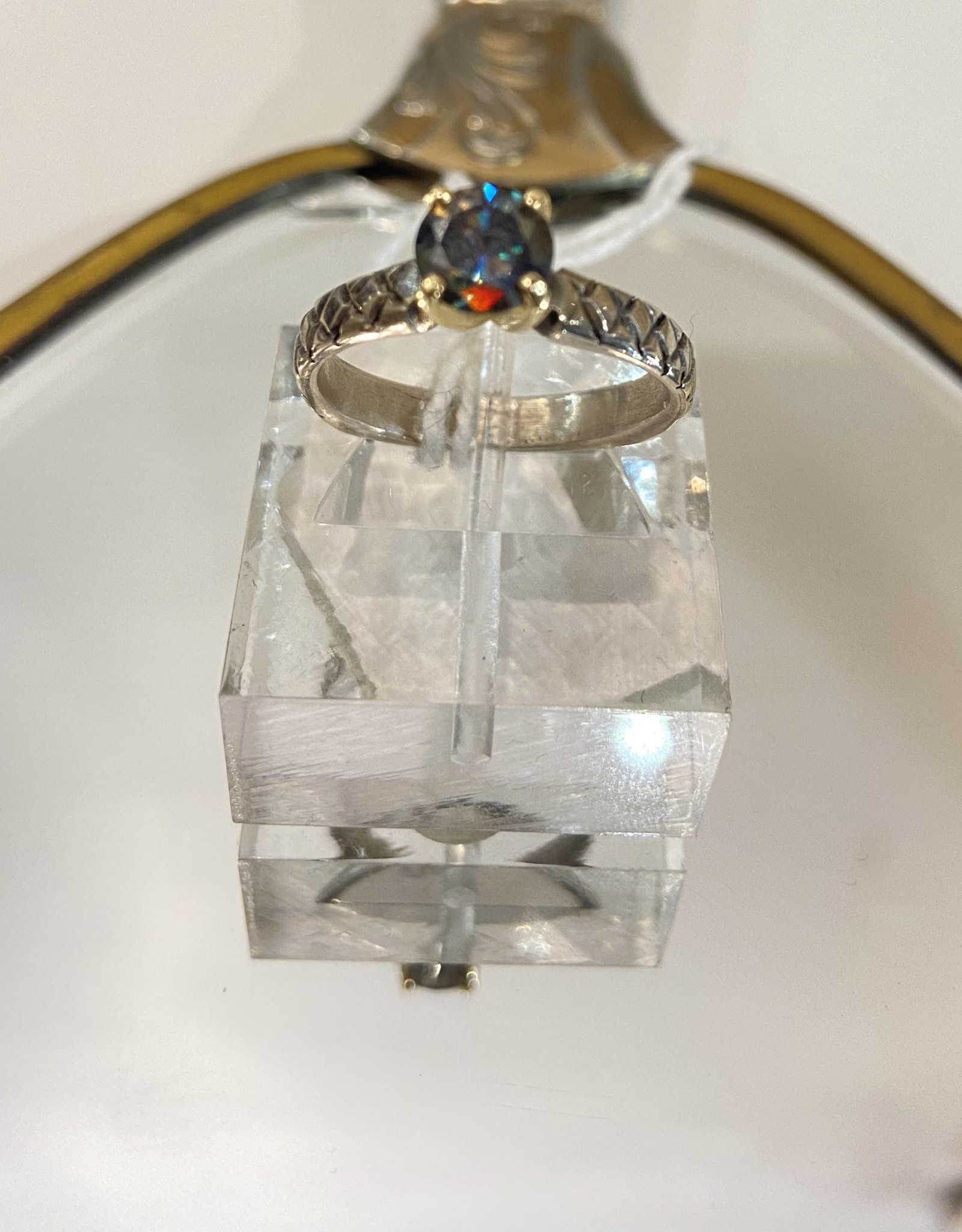 Chris Gillrie Juniper Crosshatch Ring 14k gold shank, silver ring with Moissanite Size 7.5