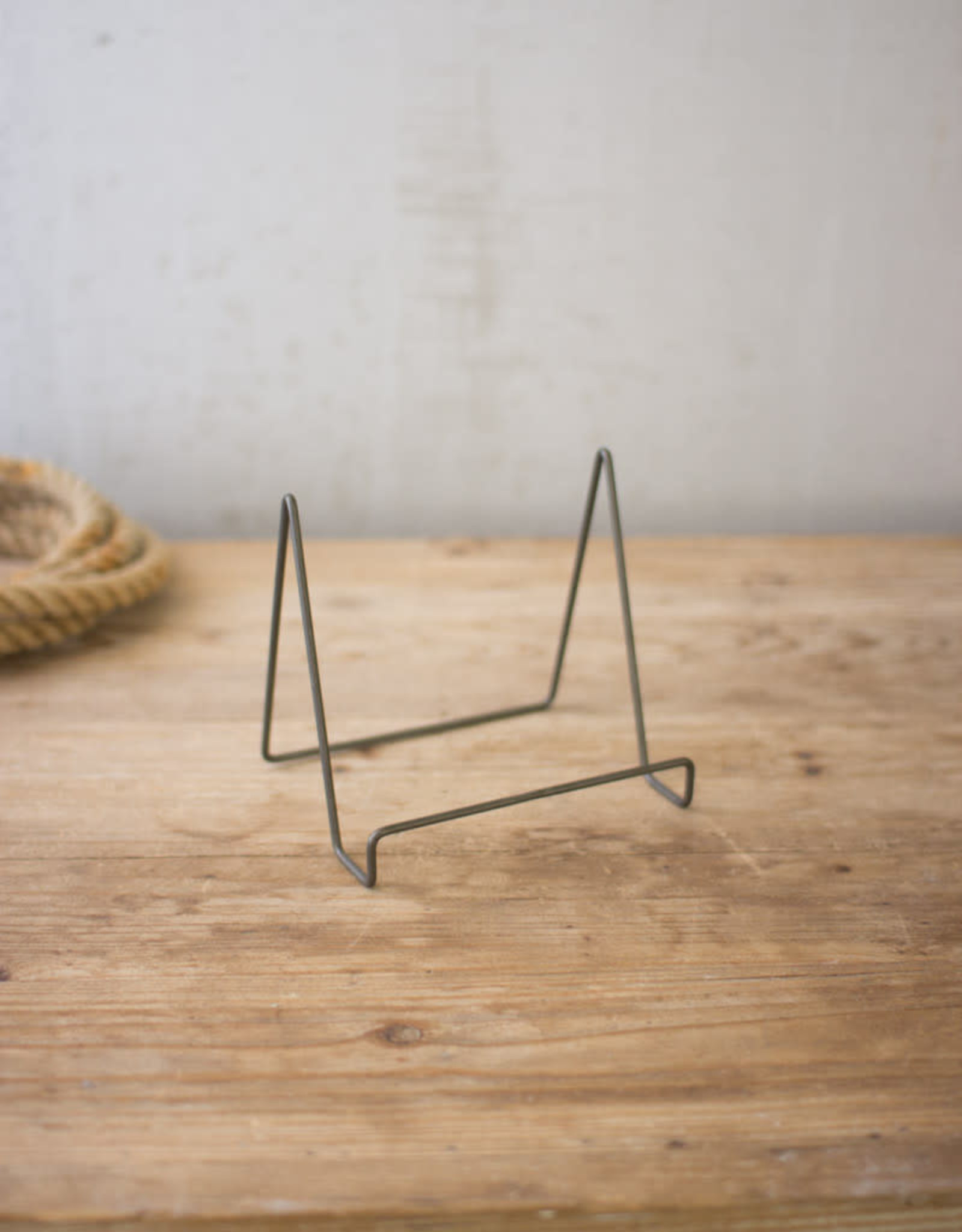 Kalalou Wire Easel with Raw Metal Finish \ small