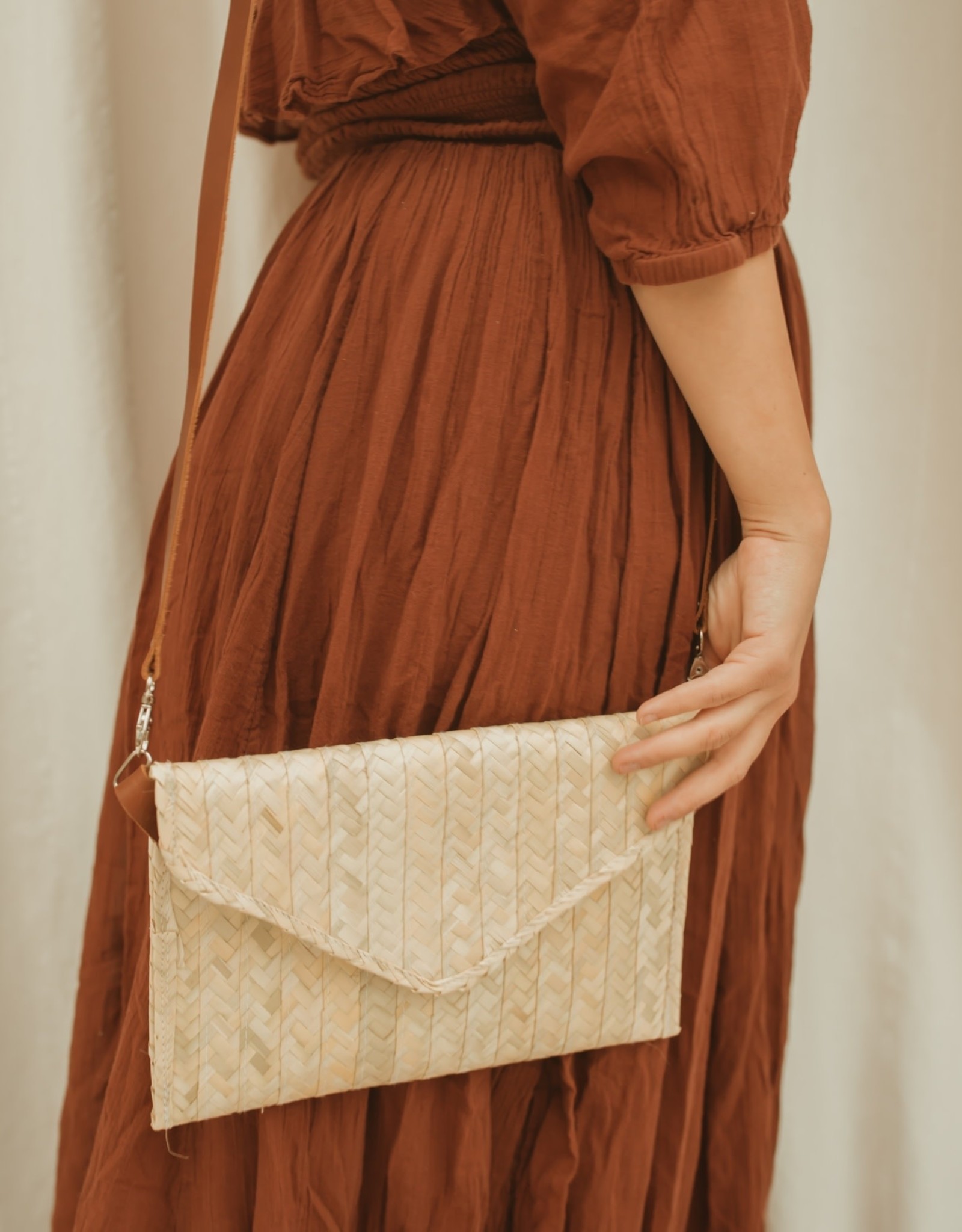 LEAH Valentina Straw Crossbody