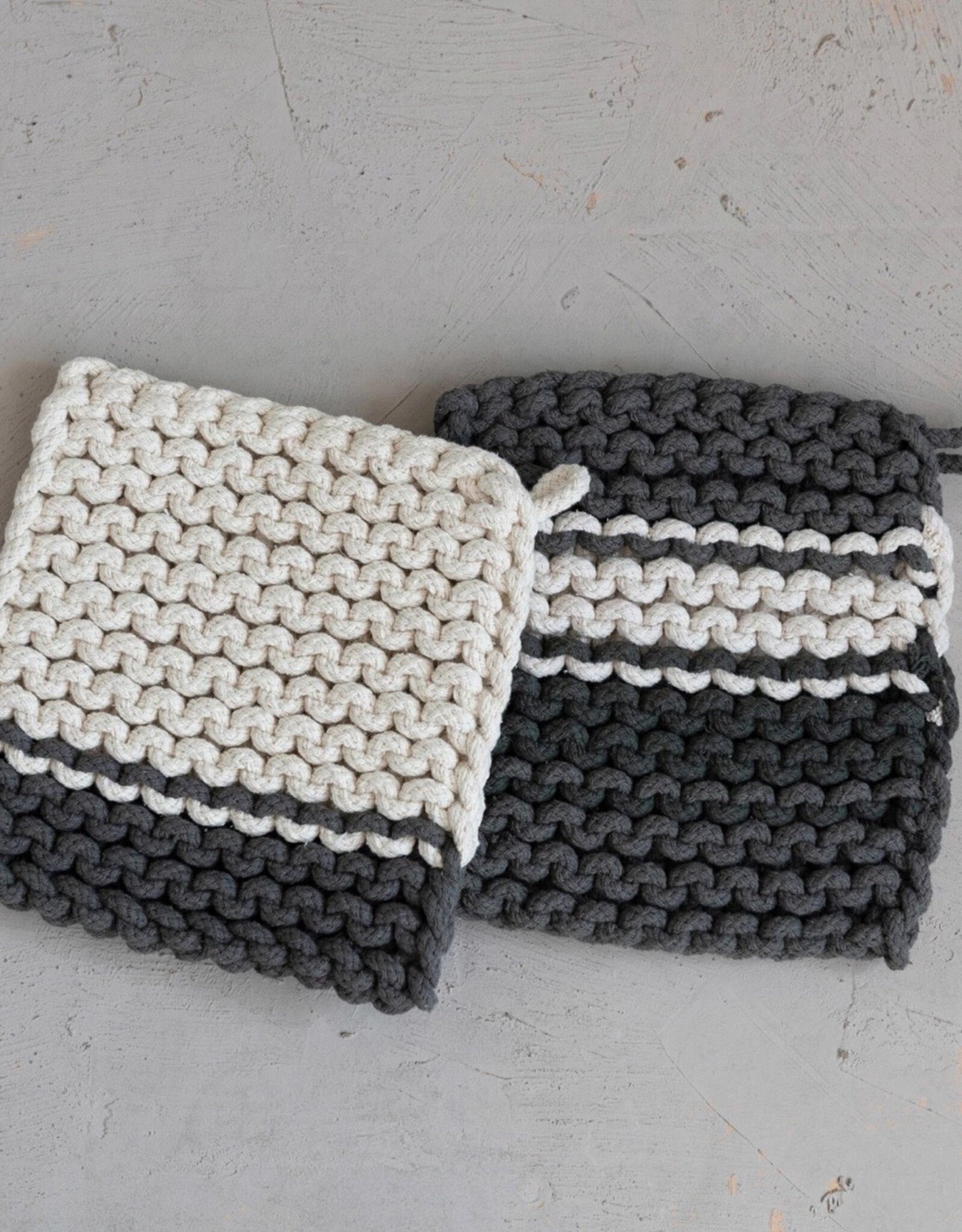 https://cdn.shoplightspeed.com/shops/634400/files/54787024/1600x2048x1/creative-co-op-cotton-crocheted-pot-holders-2-styl.jpg