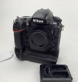 NIKON Nikon D800 Camera w/ Grip Shutter Count 109195 Used Fair