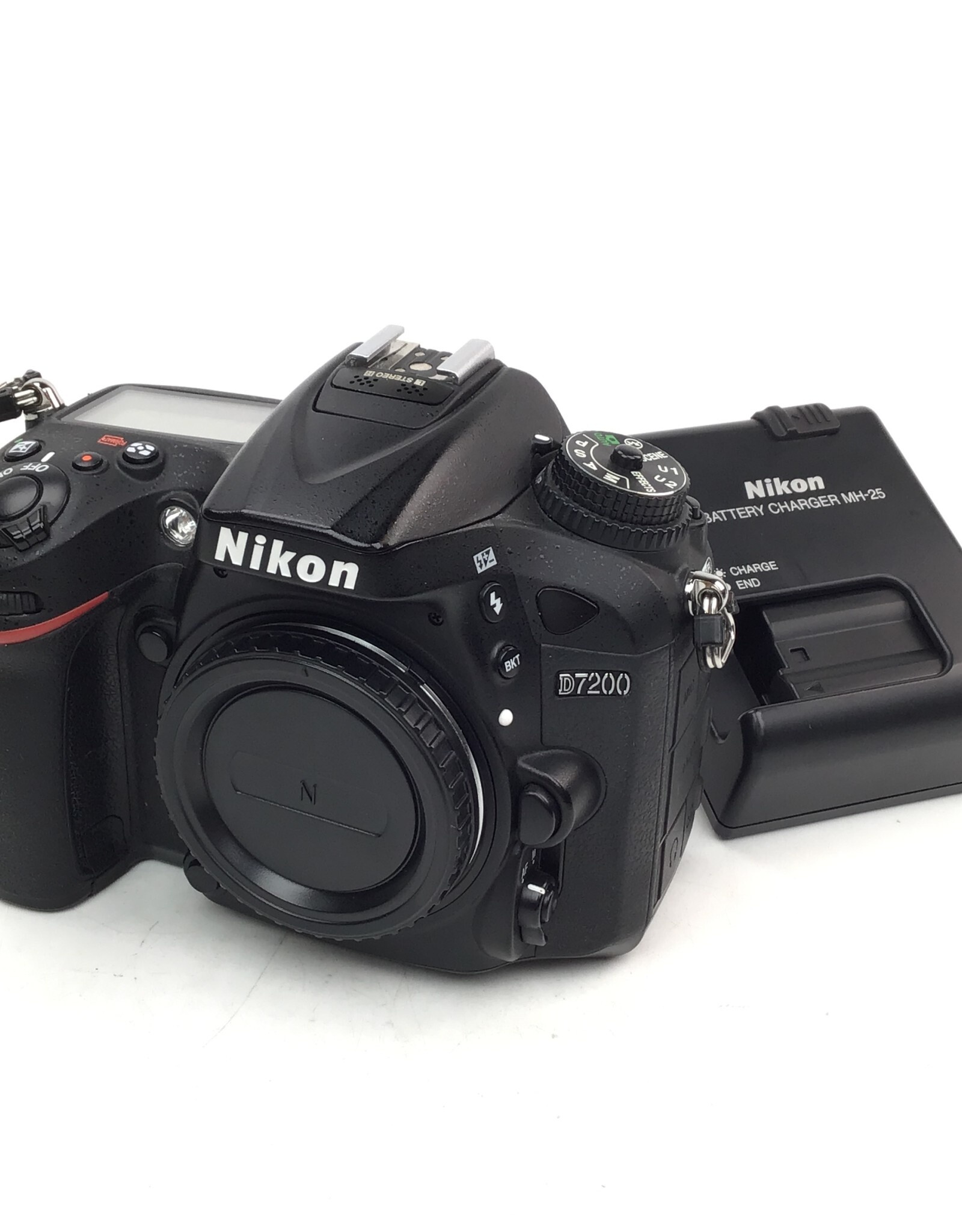 NIKON Nikon D7200 Camera Body Shutter Count 30125 Used Good Biggs Camera
