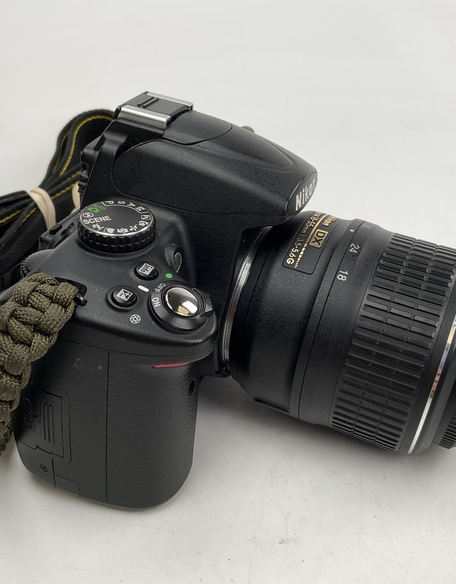 NIKON Nikon D5000 Camera Body w/ 18-55mm VR Used Good