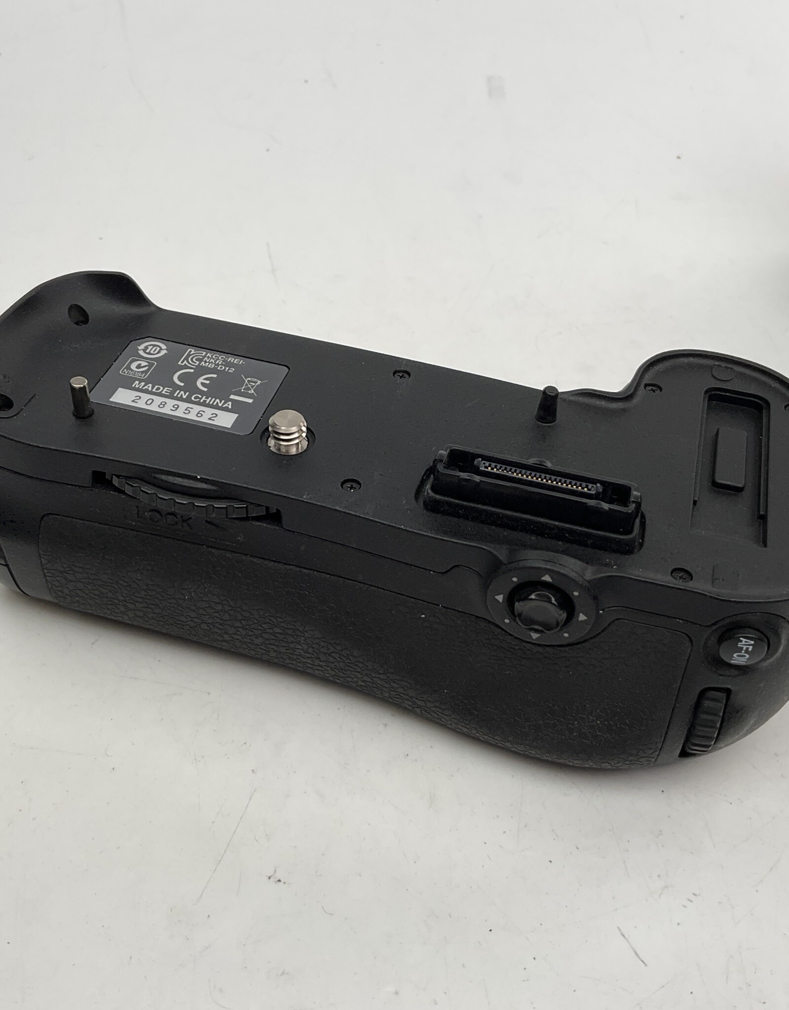 Nikon MB-D12 Battery Grip for D810 Used Good - Biggs Camera