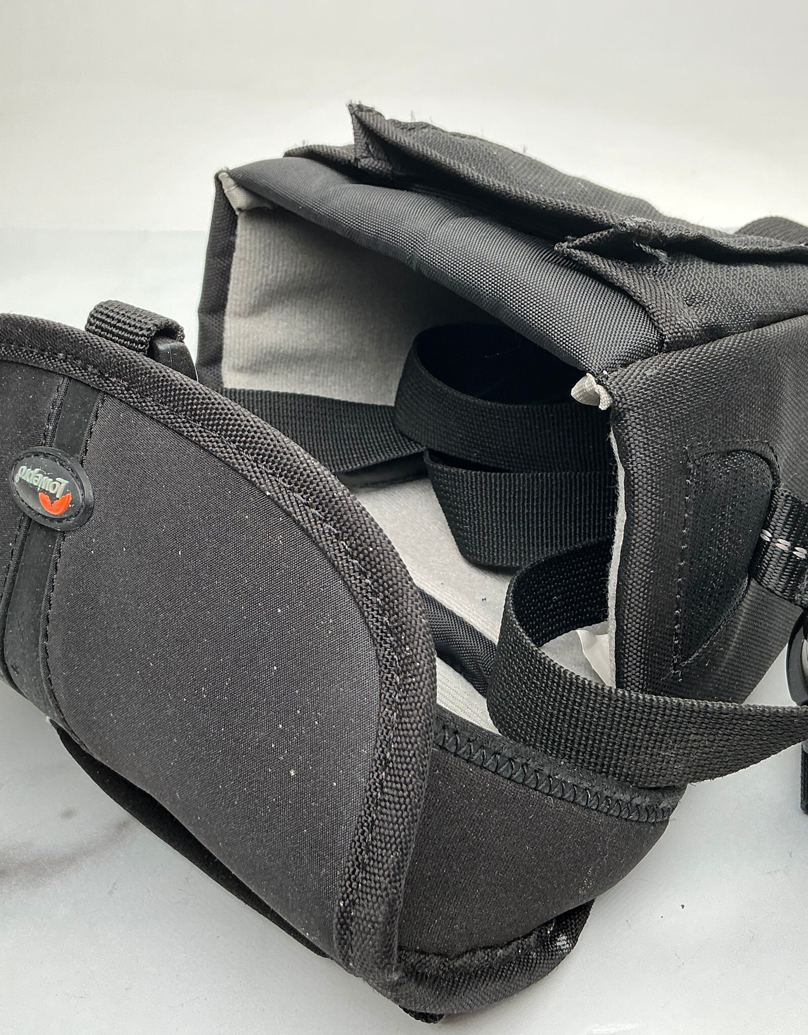 LOWEPRO Lowepro Small Case Used Good