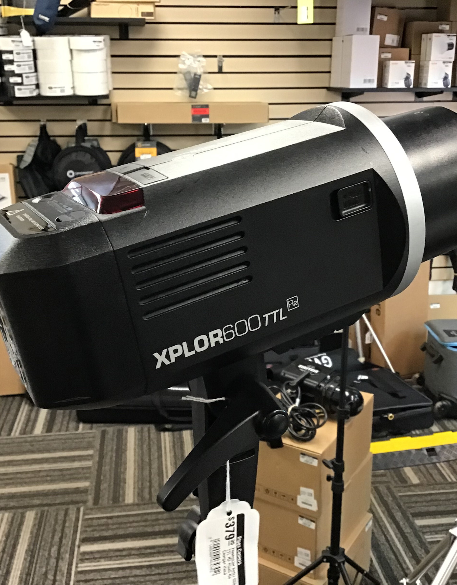 Flashpoint Flashpoint Xplor 600 TTL R2 Flash No Charger Used Good