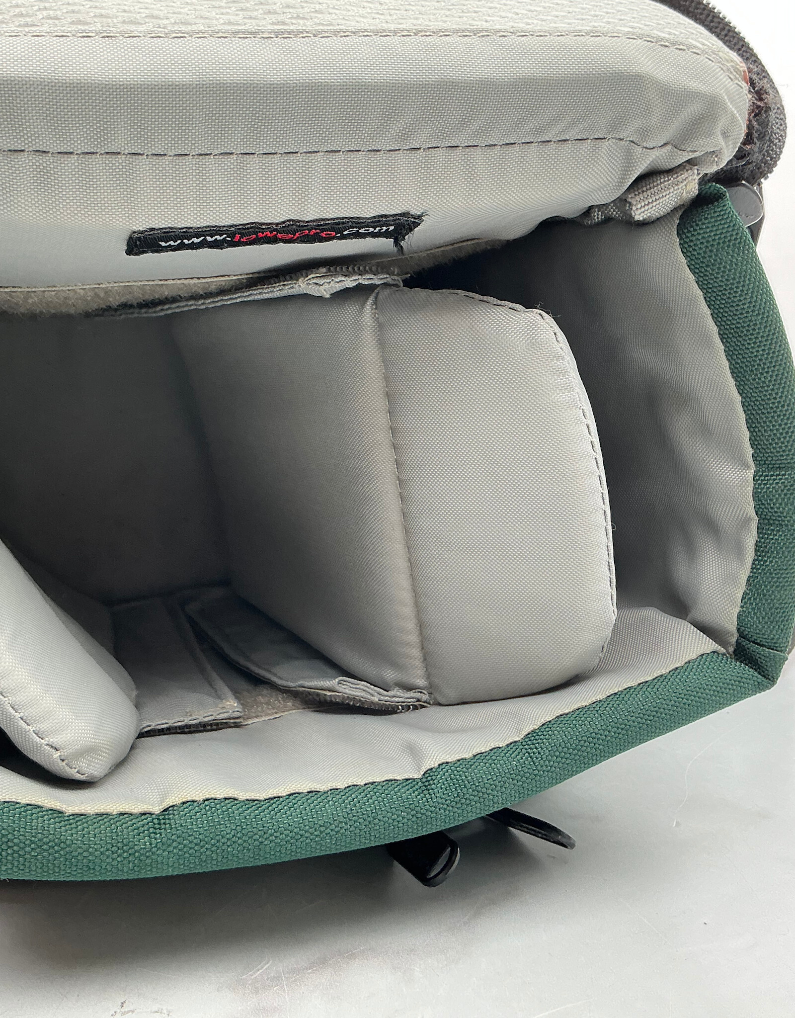 LOWEPRO Lowpro Nova Mini Green cameraa Bag Used Fair