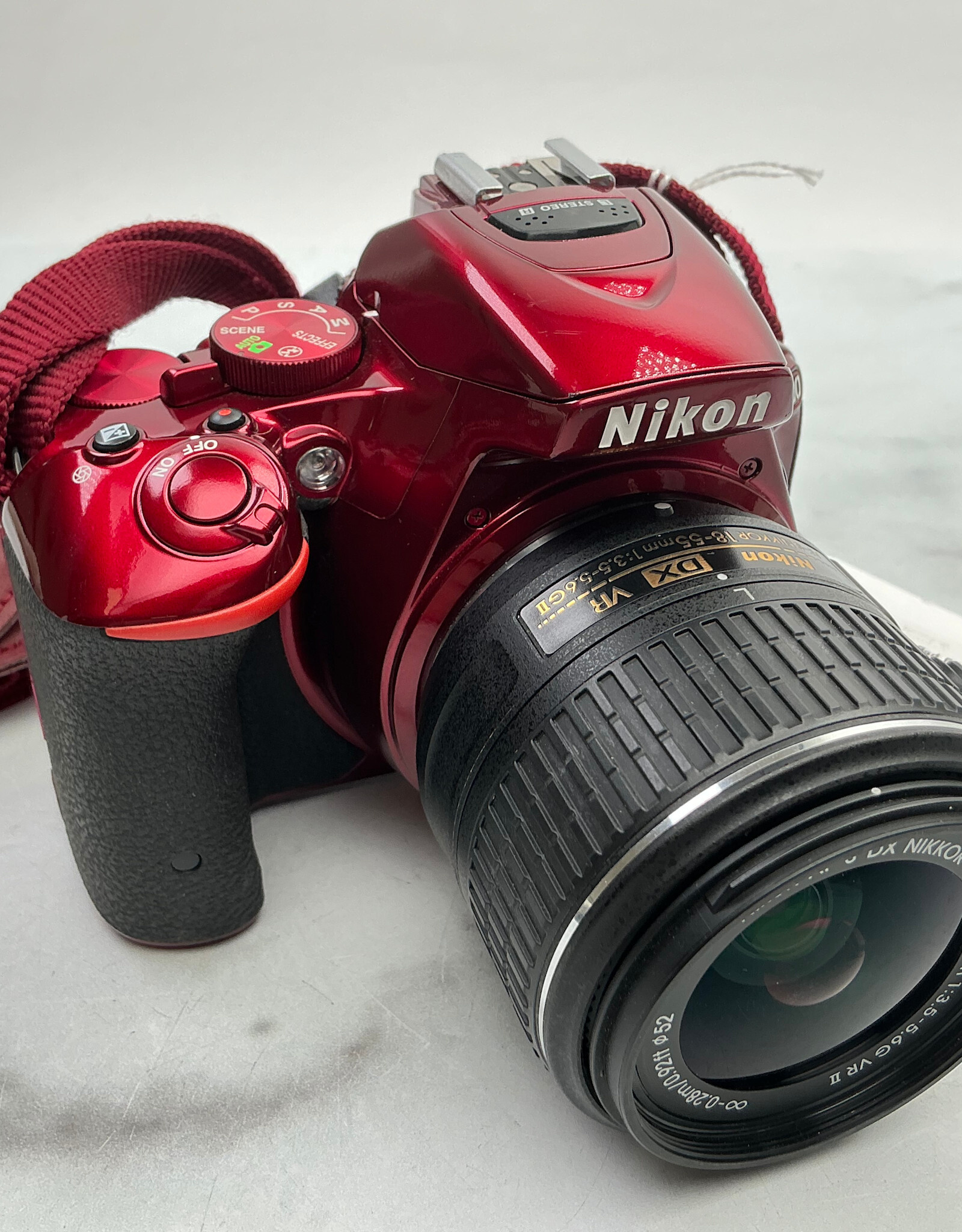 NIKON Nikon D5500 Red Camera w/ 18-55 Used Good