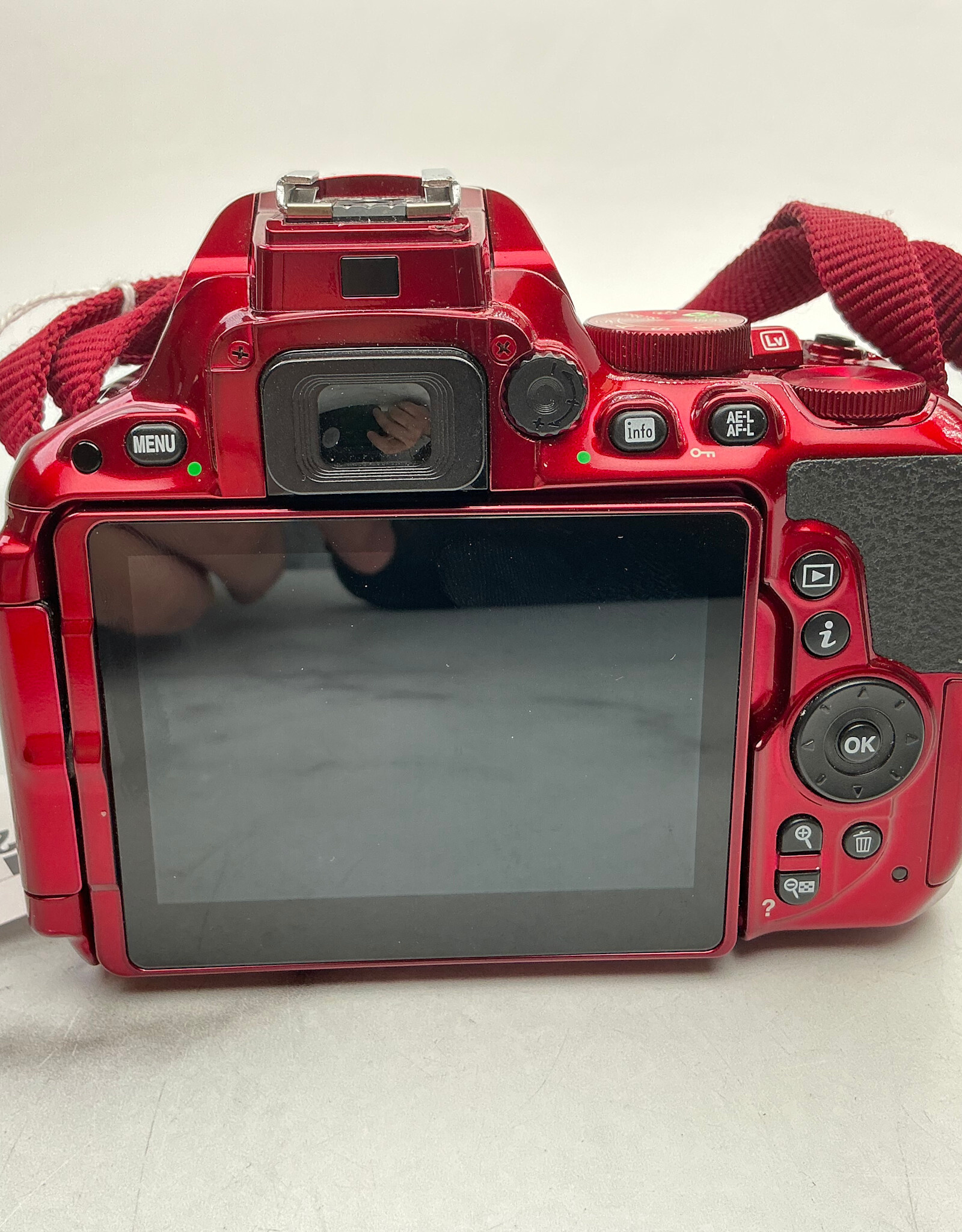 NIKON Nikon D5500 Red Camera w/ 18-55 Used Good
