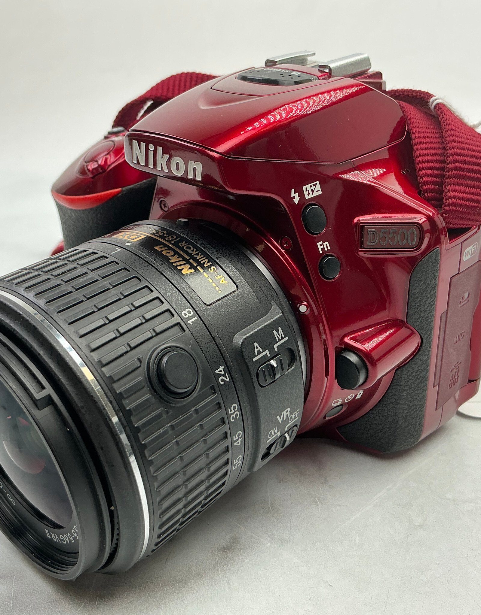 NIKON Nikon D5500 Red Camera w/ 18-55 Used Good