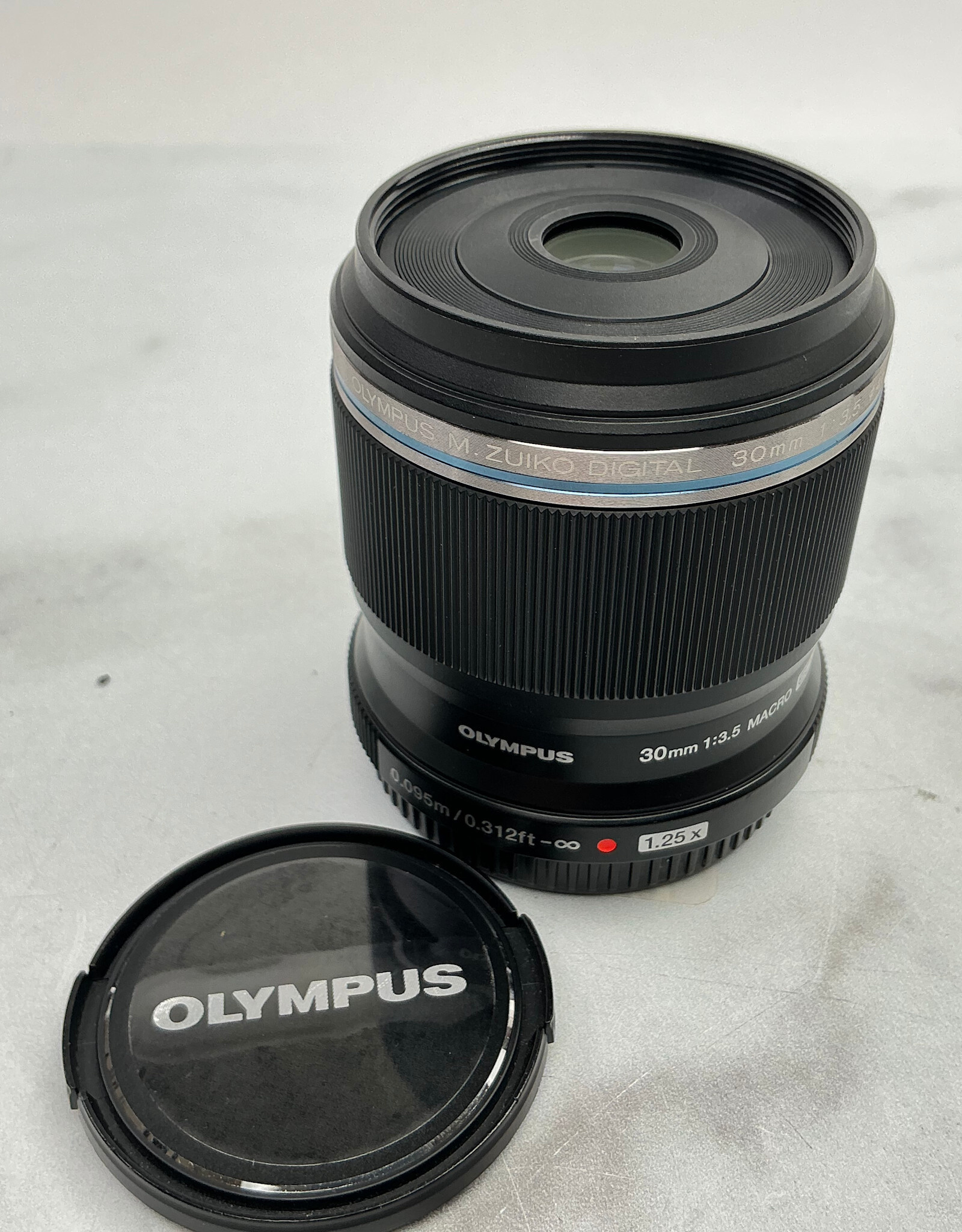 OLYMPUS Olympus M.Zuiko 30mm f3.5 Macro Lens Used Good
