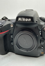 NIKON Nikon D800 Camera Body w/ Charger Shutter Count 11500 Used Good