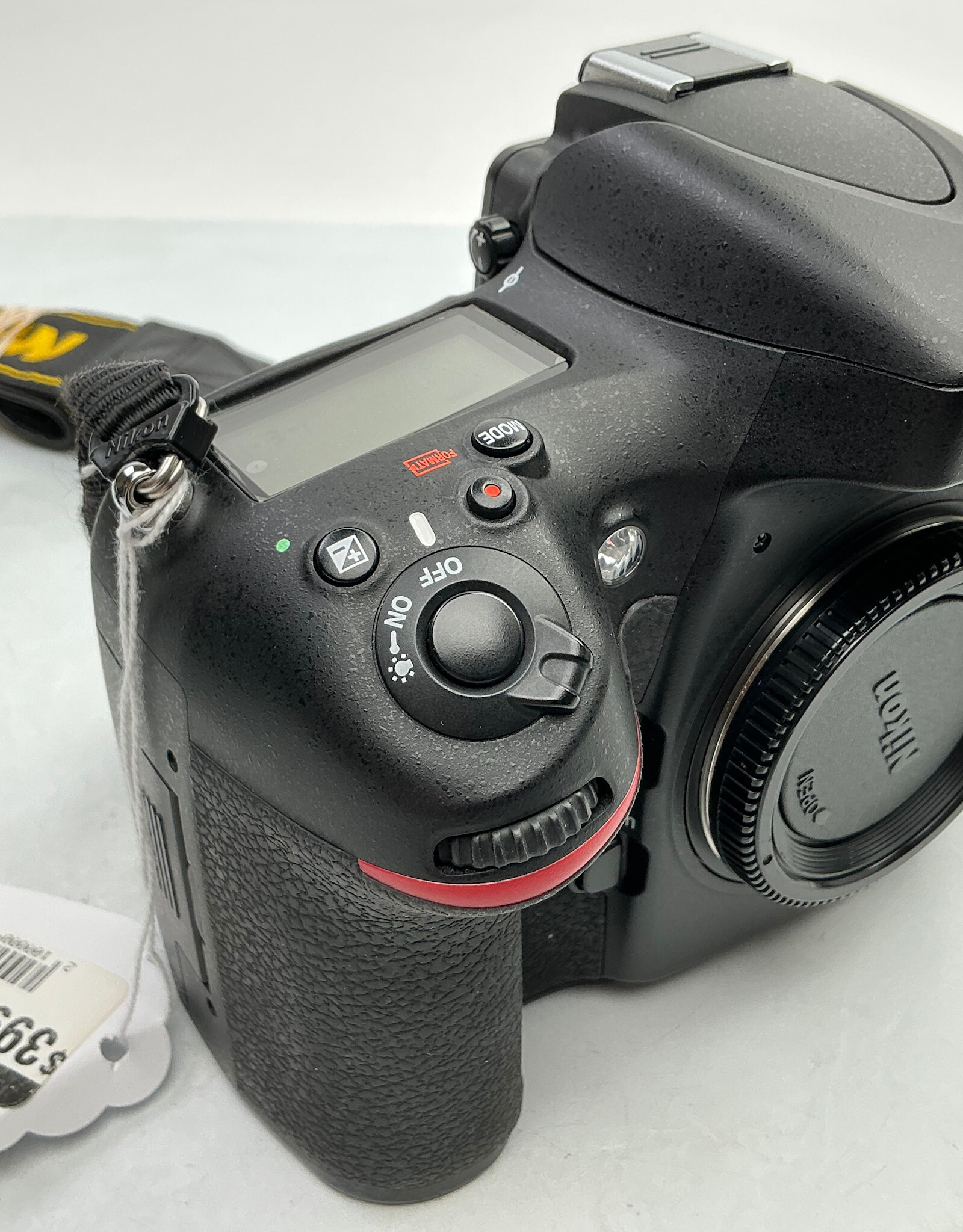NIKON Nikon D800 Camera Body w/ Charger Shutter Count 11500 Used Good