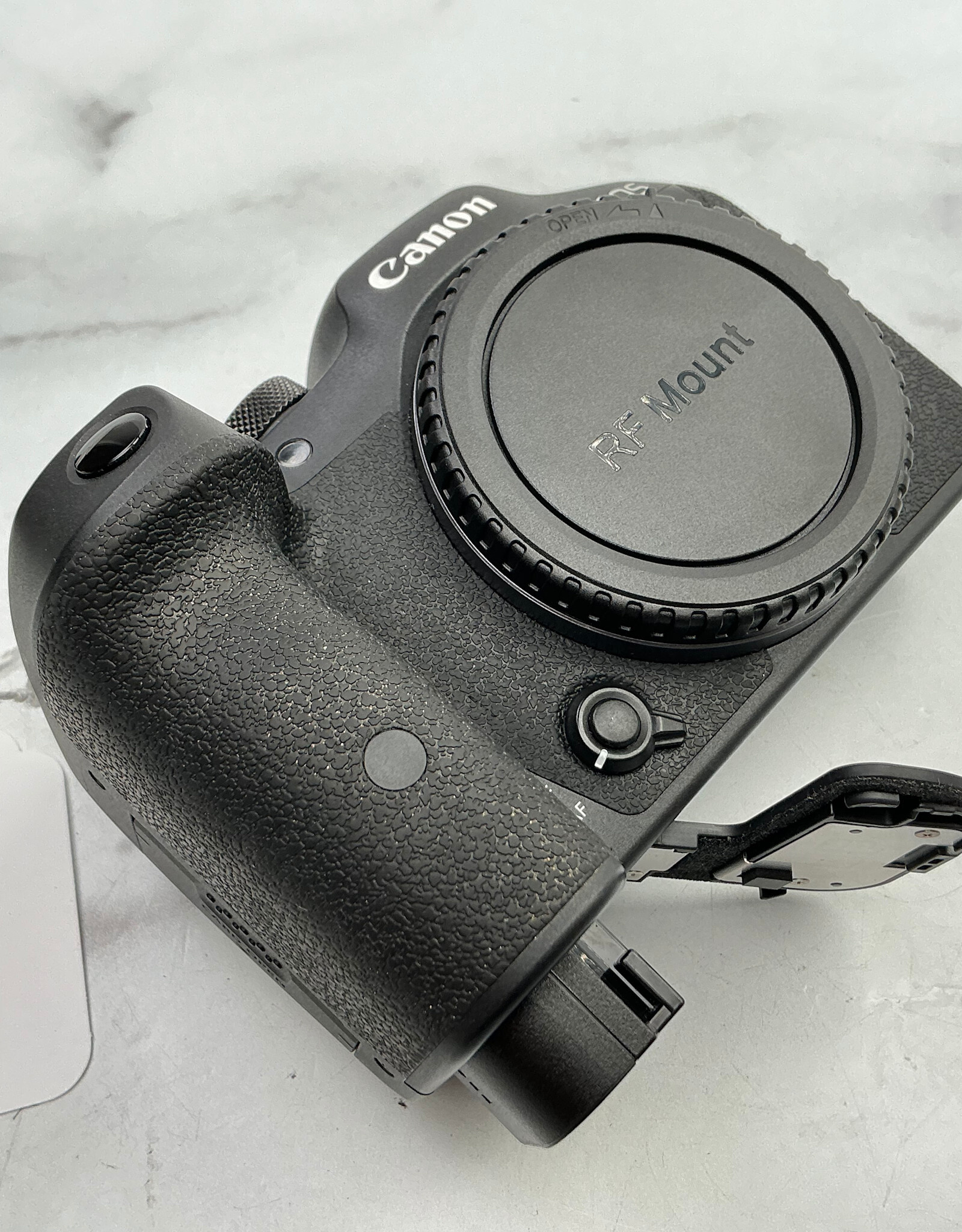 CANON Canon R7 Camera Body w/ Charger Used Good