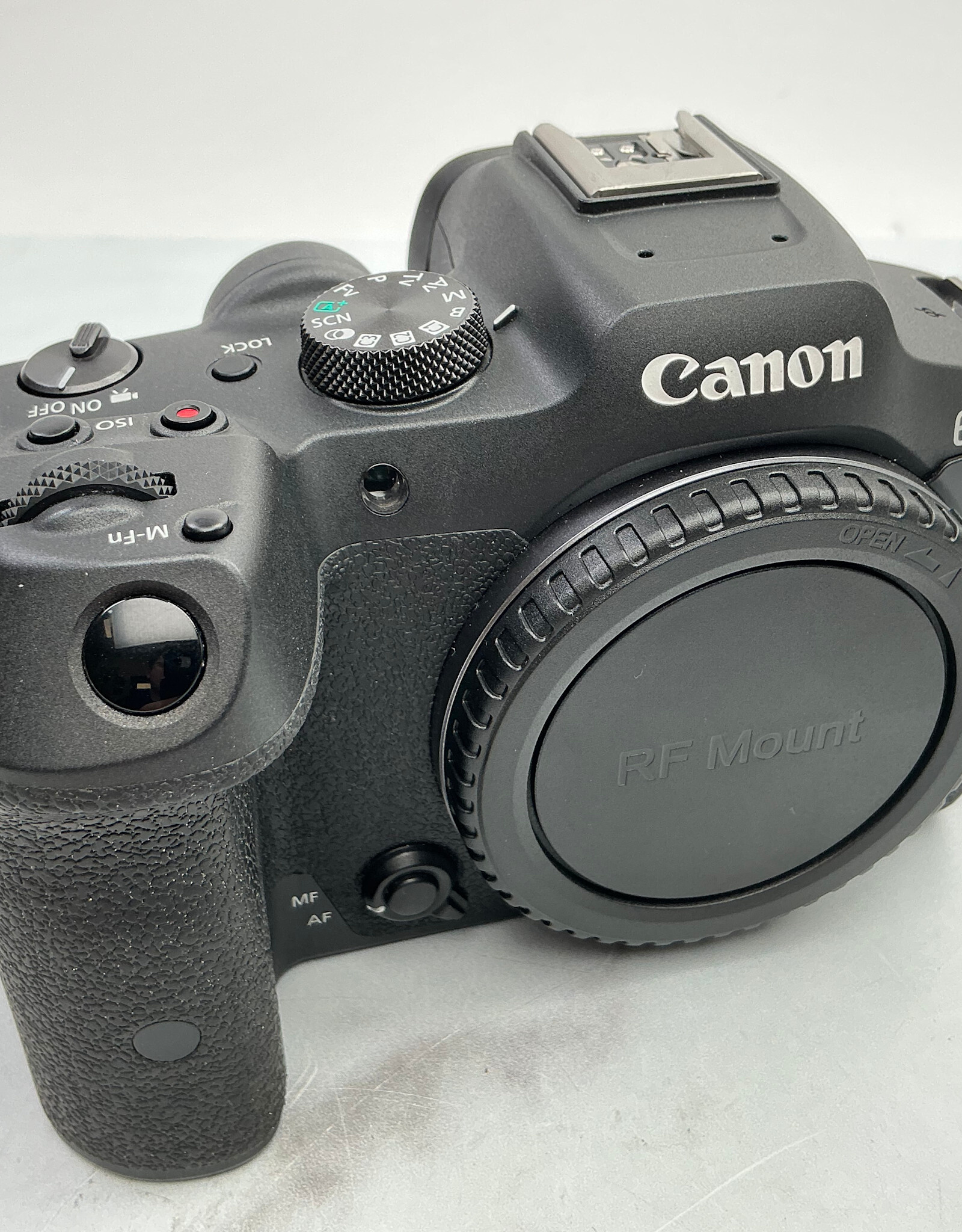 CANON Canon R7 Camera Body w/ Charger Used Good
