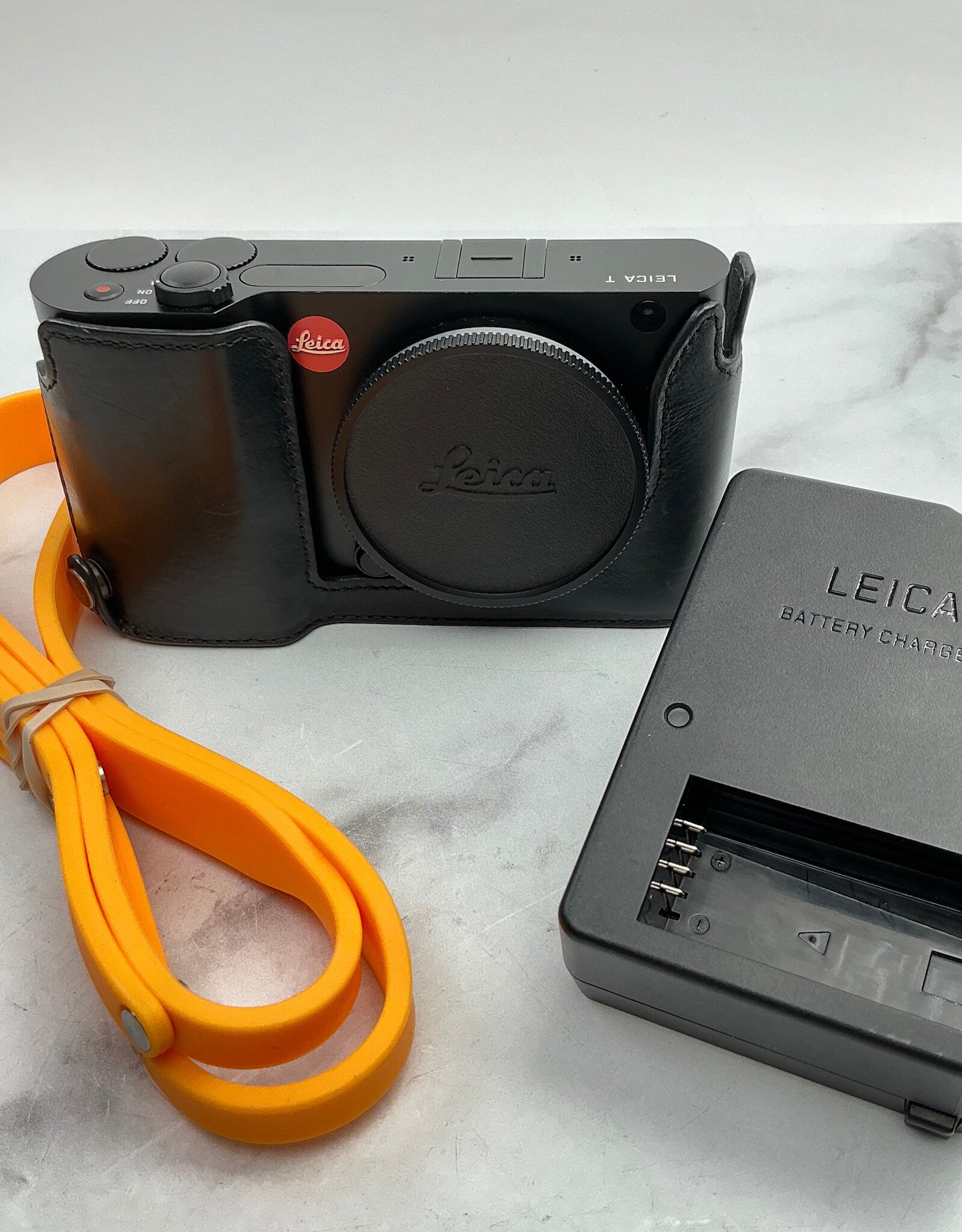 Leica Leica T Type 701 Camera w/ Charger Used EX
