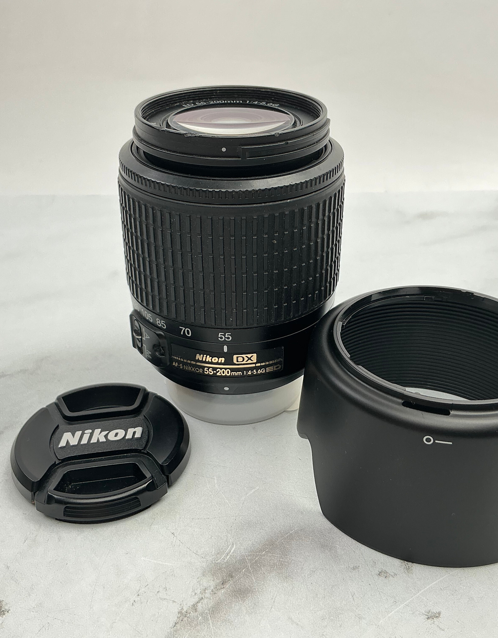 NIKON Nikon 55-200mm F4.5-5.6 DX lens w/hood Use Good